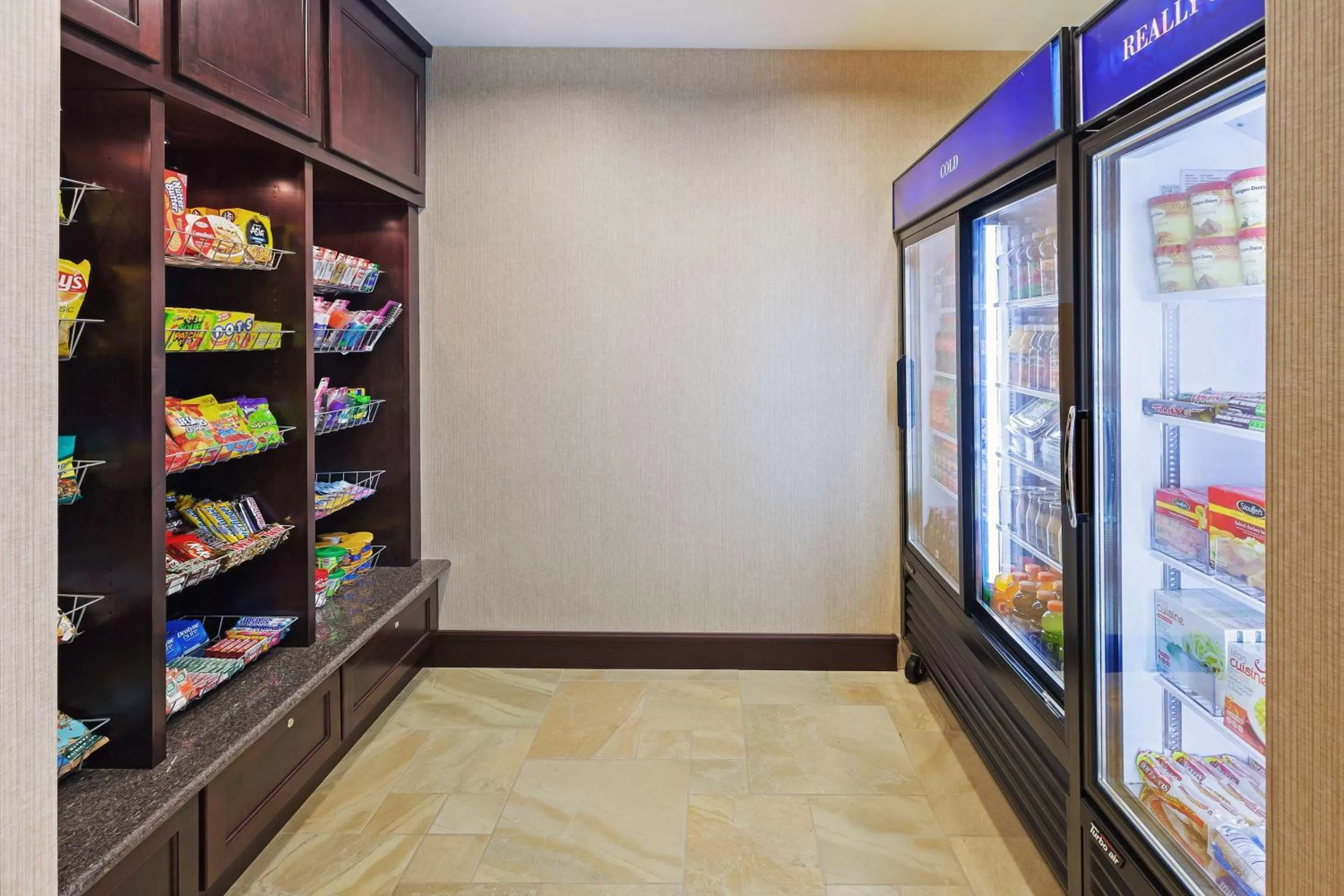 Restaurant/places to eat in Hilton Garden Inn Midland