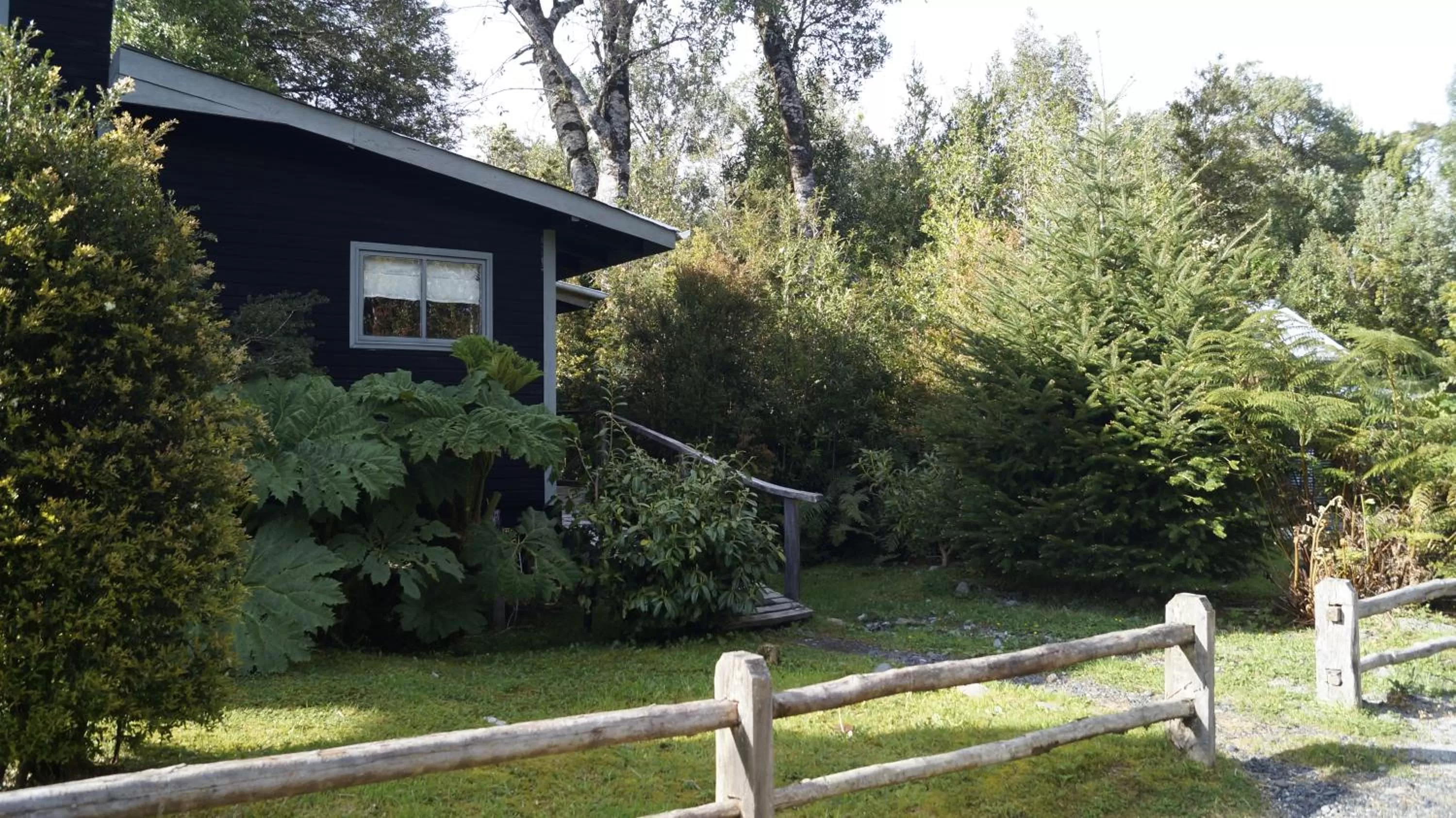 Property building in Posada de Expediciones Kahuel