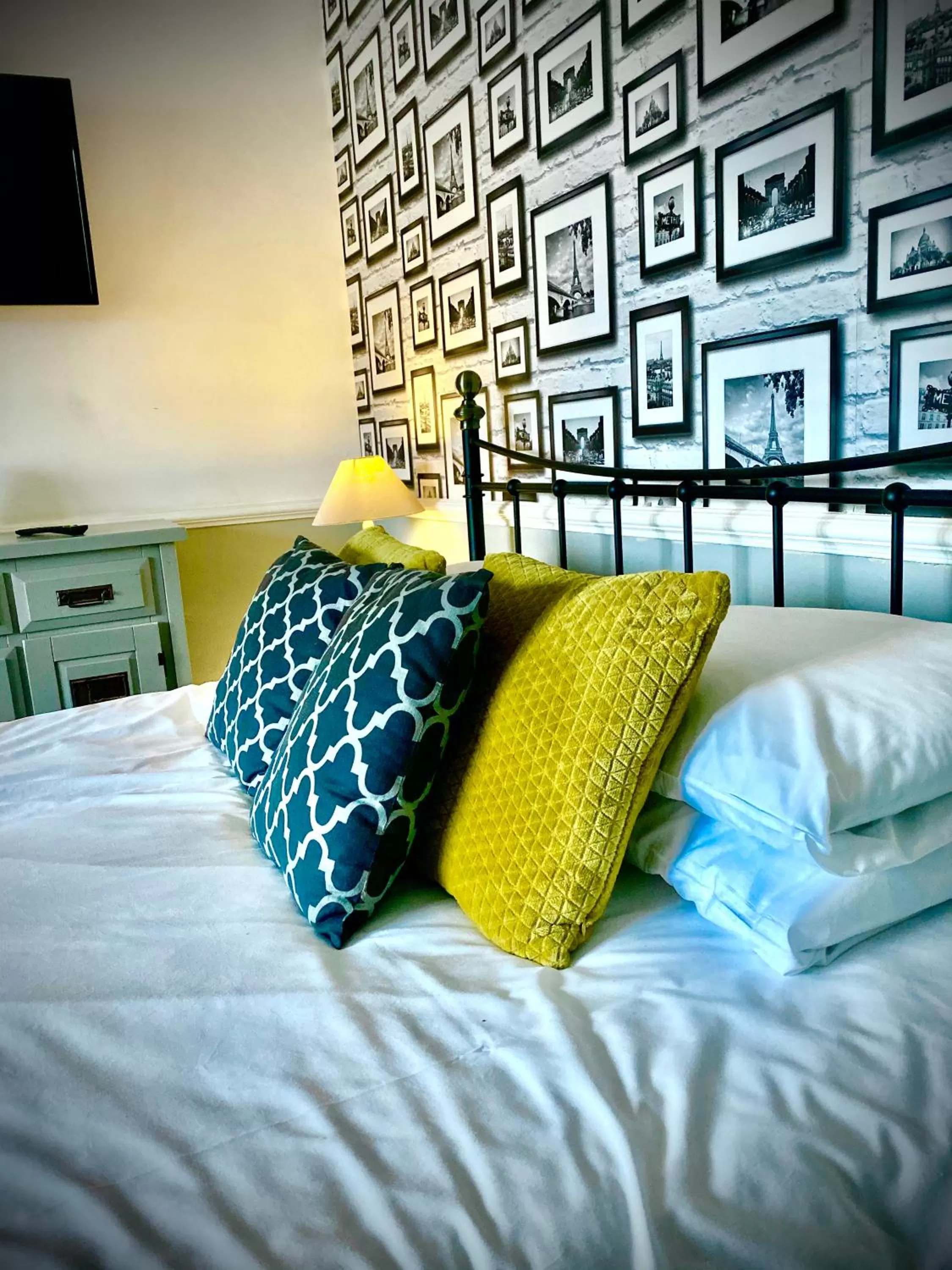 Bedroom, Bed in The Red Lion Inn