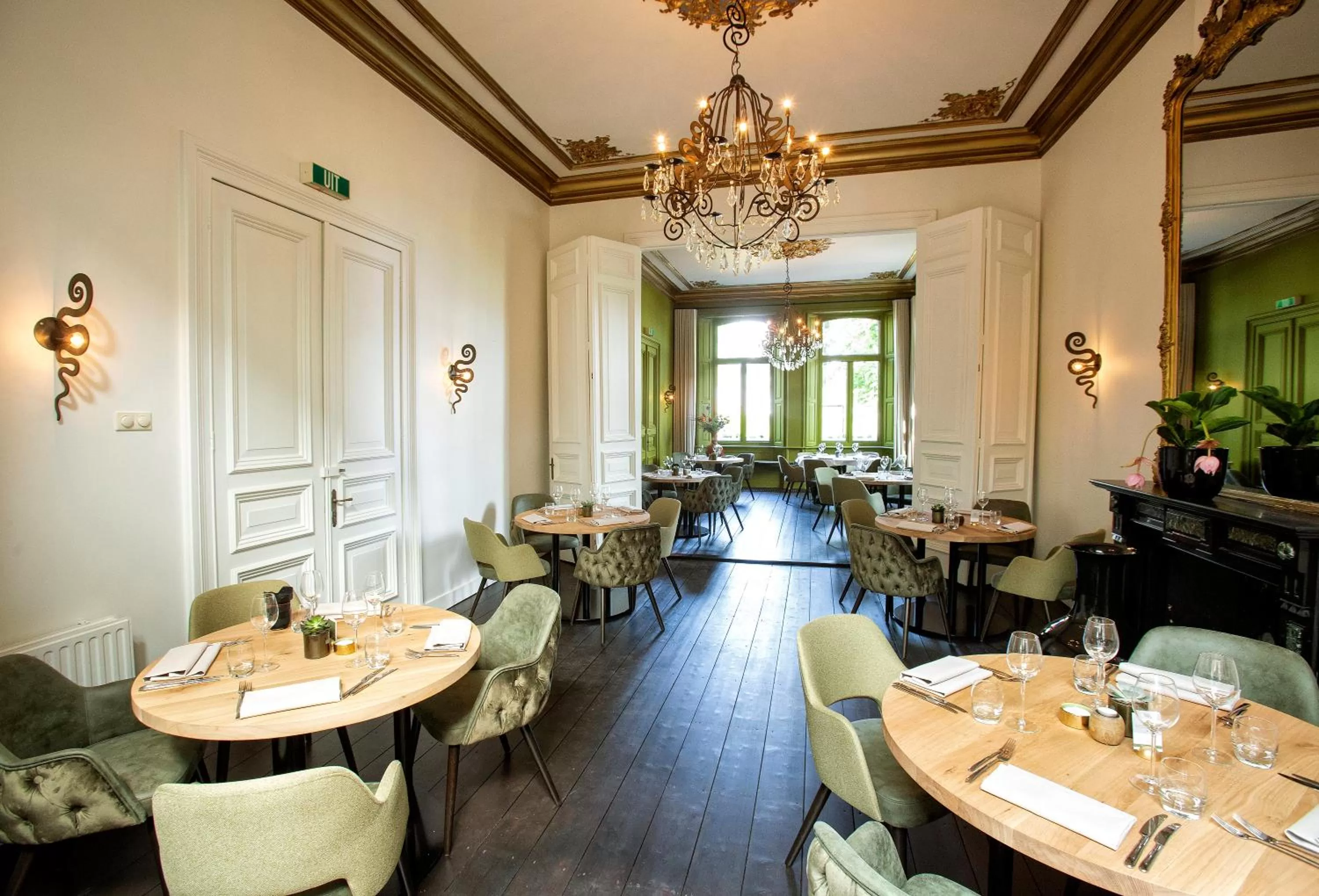 Restaurant/places to eat in Villa Polder