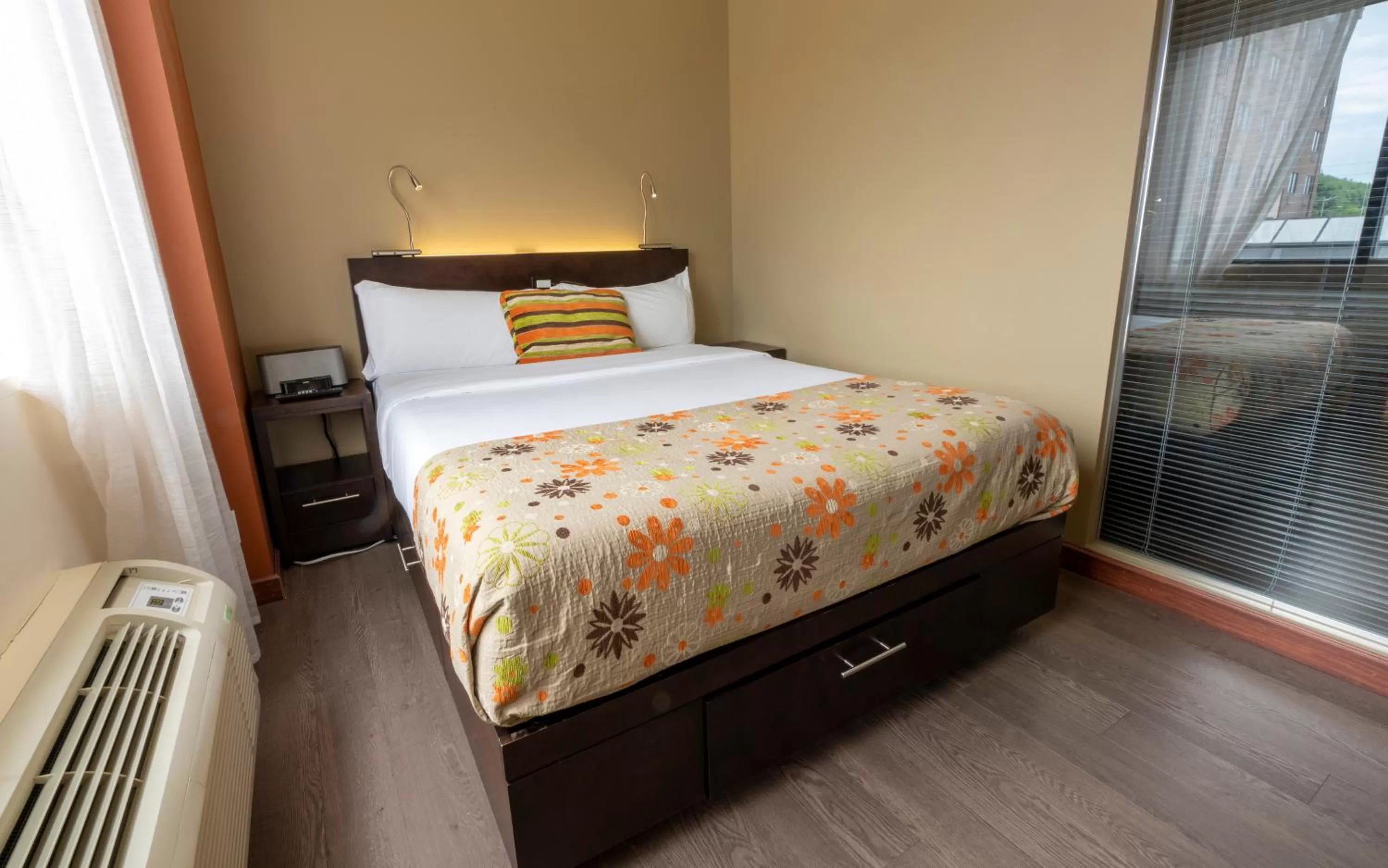 Two-Bedroom Apartment in Hôtel Must Aéroport de Québec par JARO