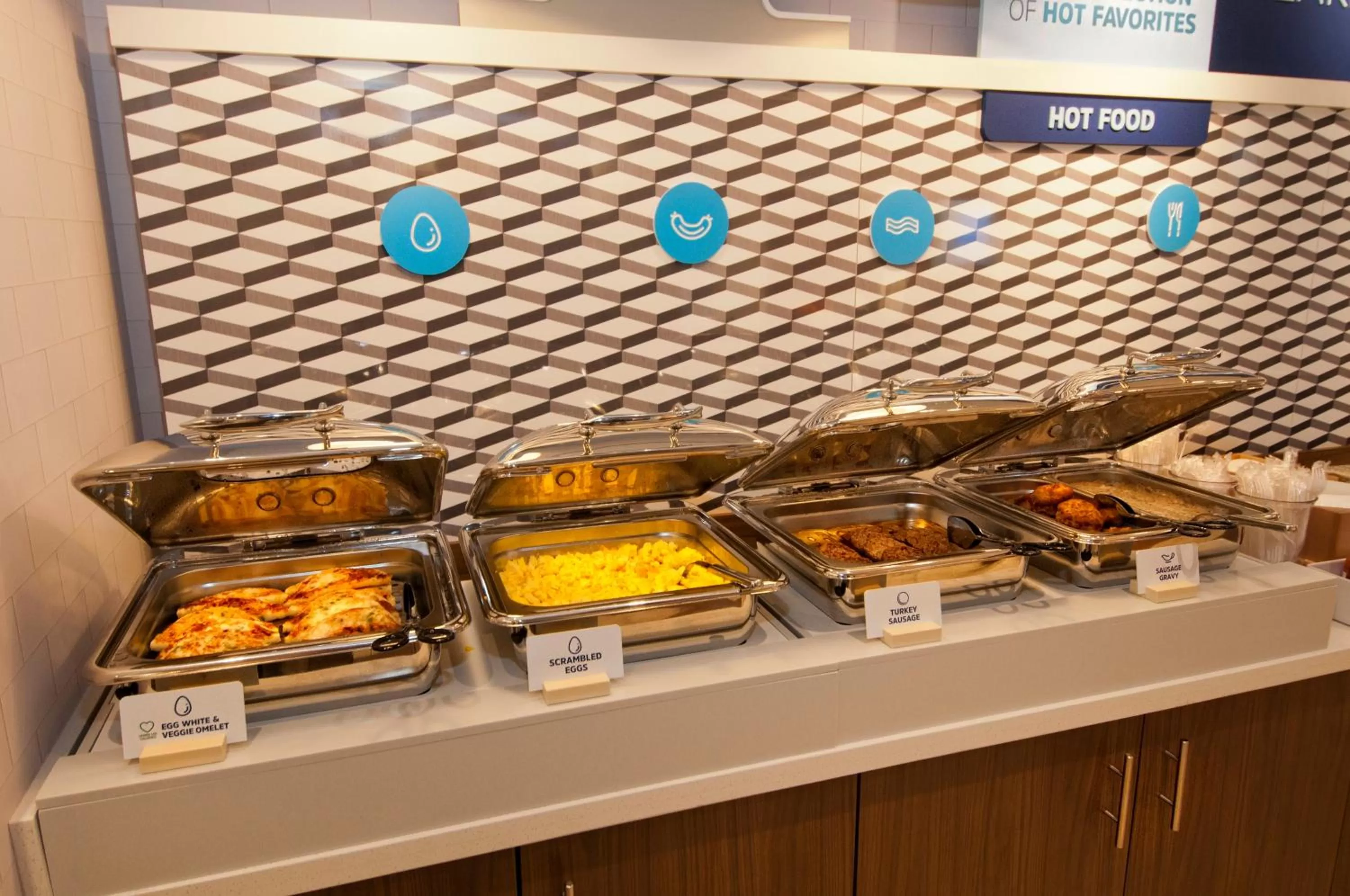 Breakfast in Holiday Inn Express & Suites Johnstown by IHG