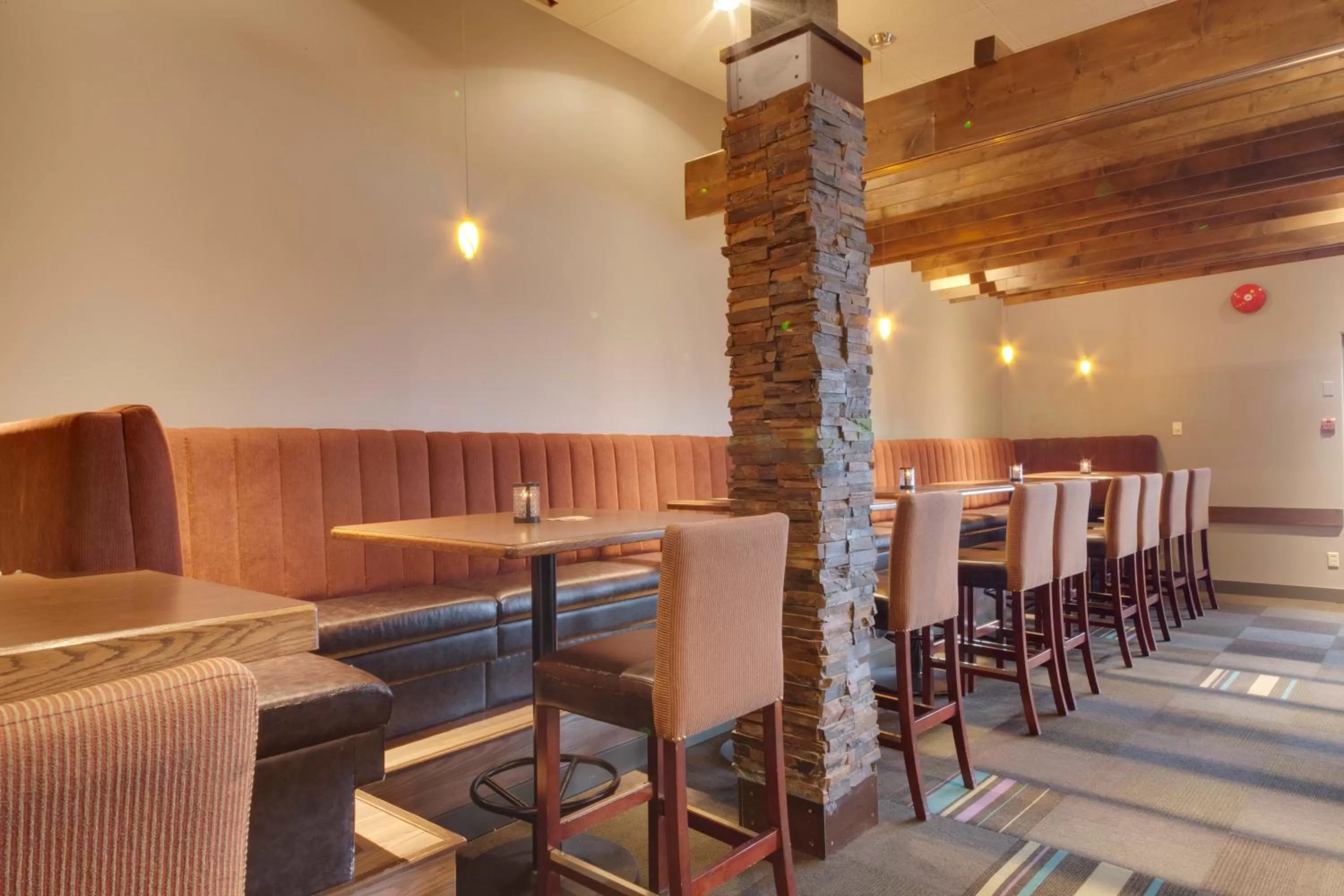 Restaurant/places to eat in Coast Kamloops Hotel & Conference Centre