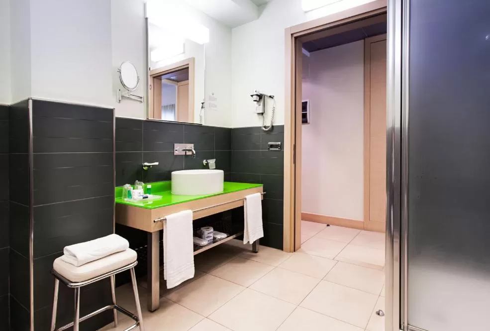 Bathroom in Hotel Europa