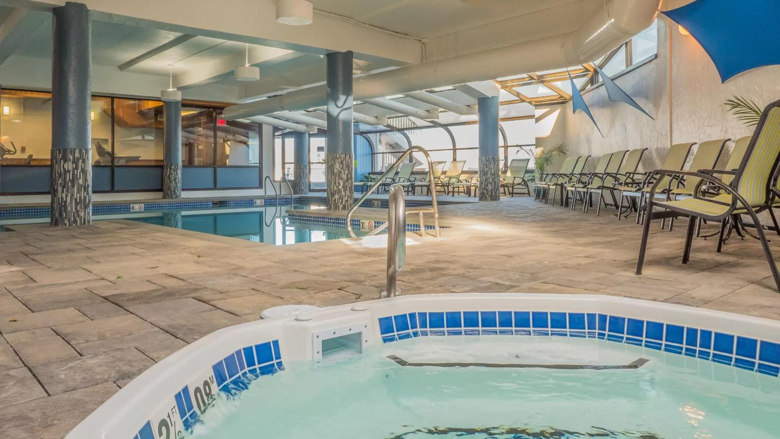 Swimming pool in Atlantic Oceanside Hotel & Conference Center