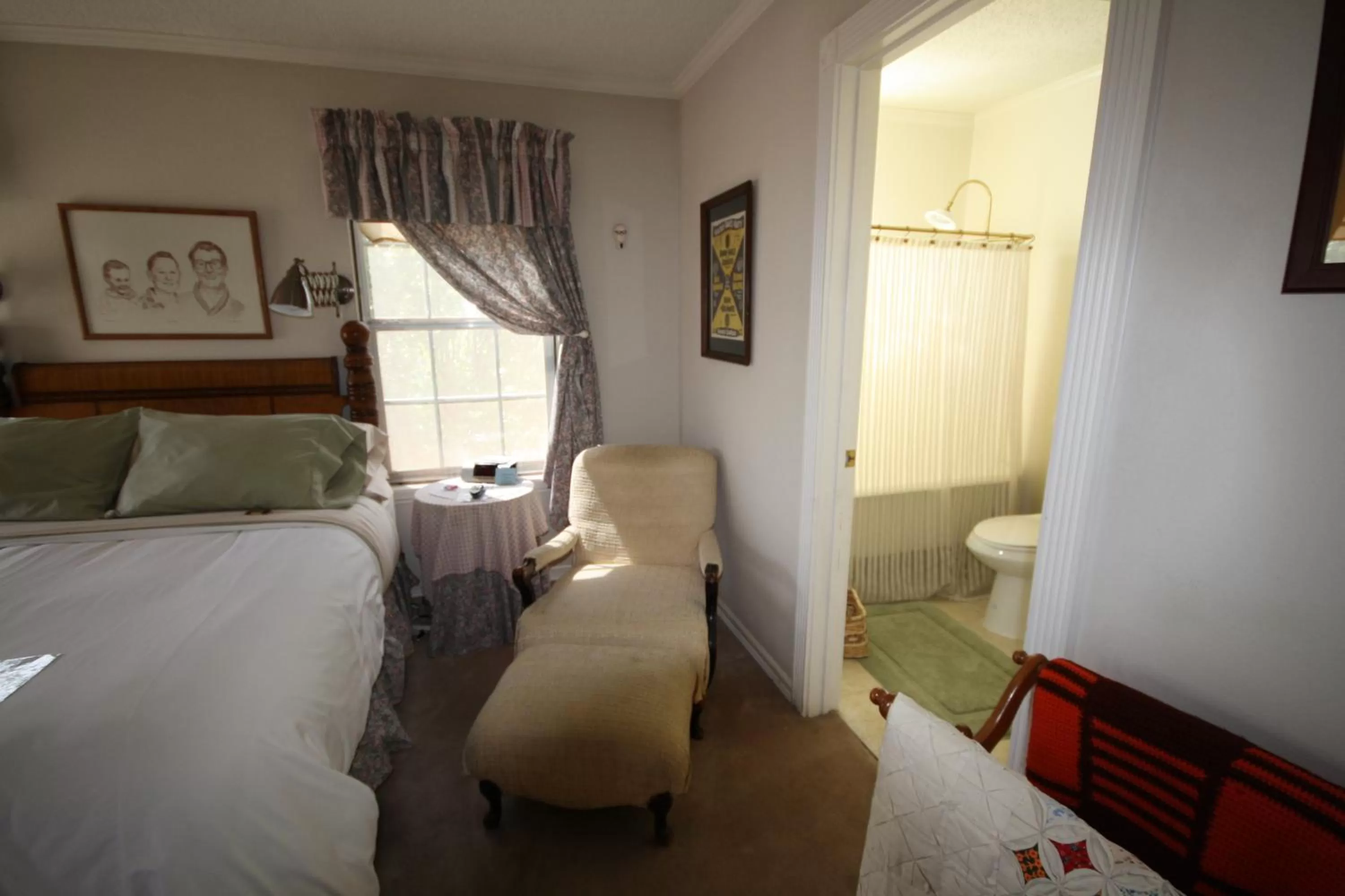 Decorative detail, Bed in Woodrow House Bed & Breakfast