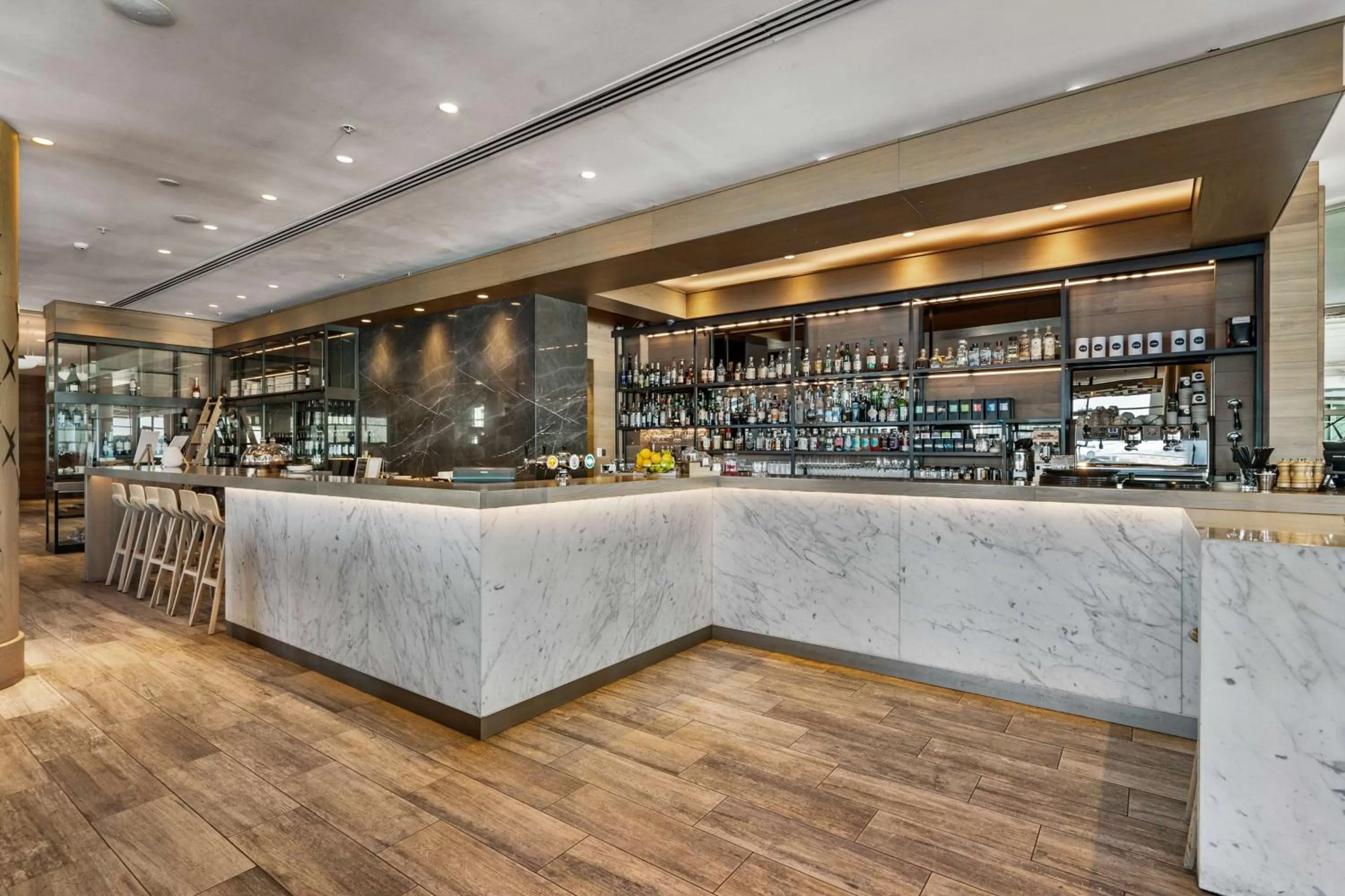 Lounge or bar in Hilton Auckland