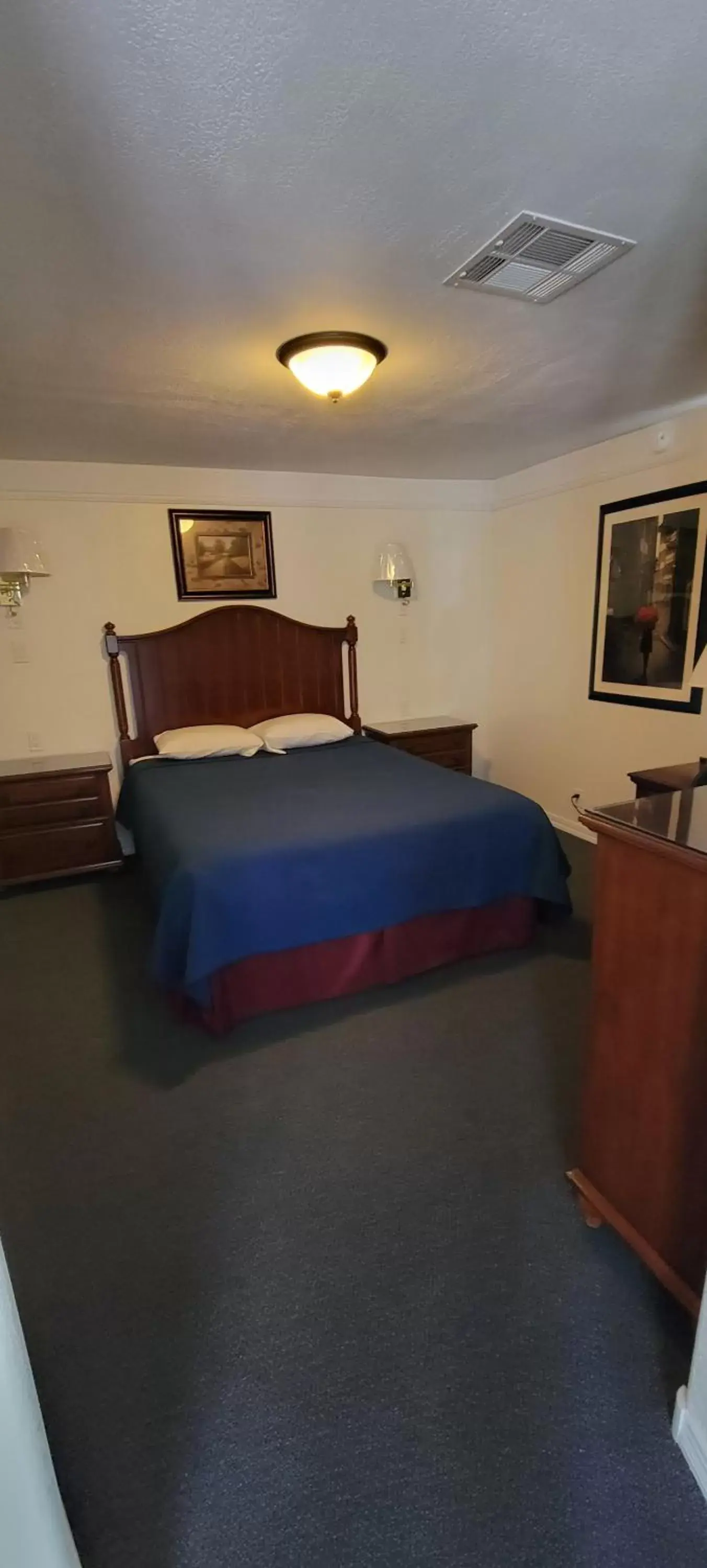 Deluxe Family Room in Husker Inn Deluxe Family Room in Husker Inn