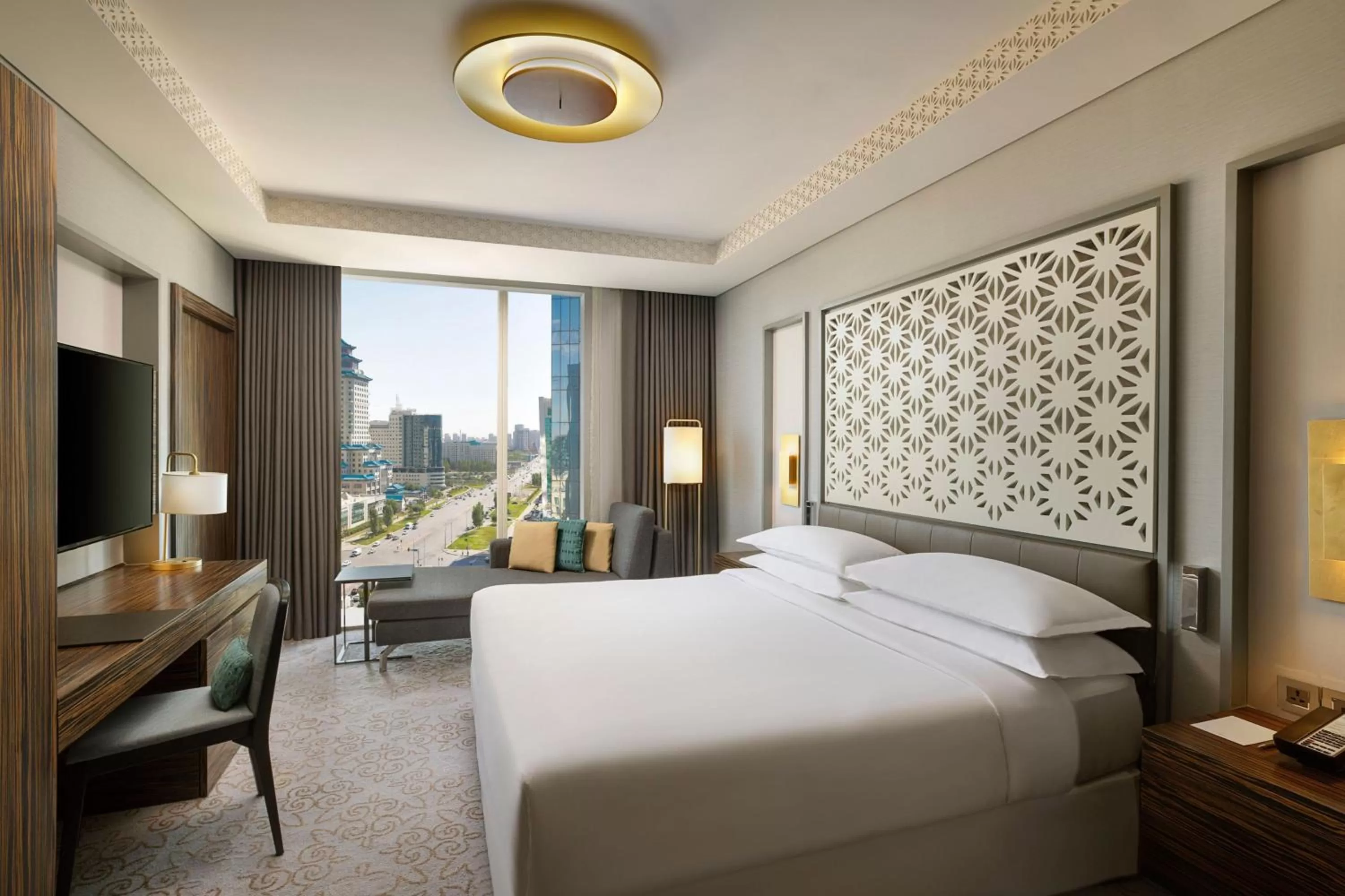 Bedroom, Bed in Sheraton Astana Hotel