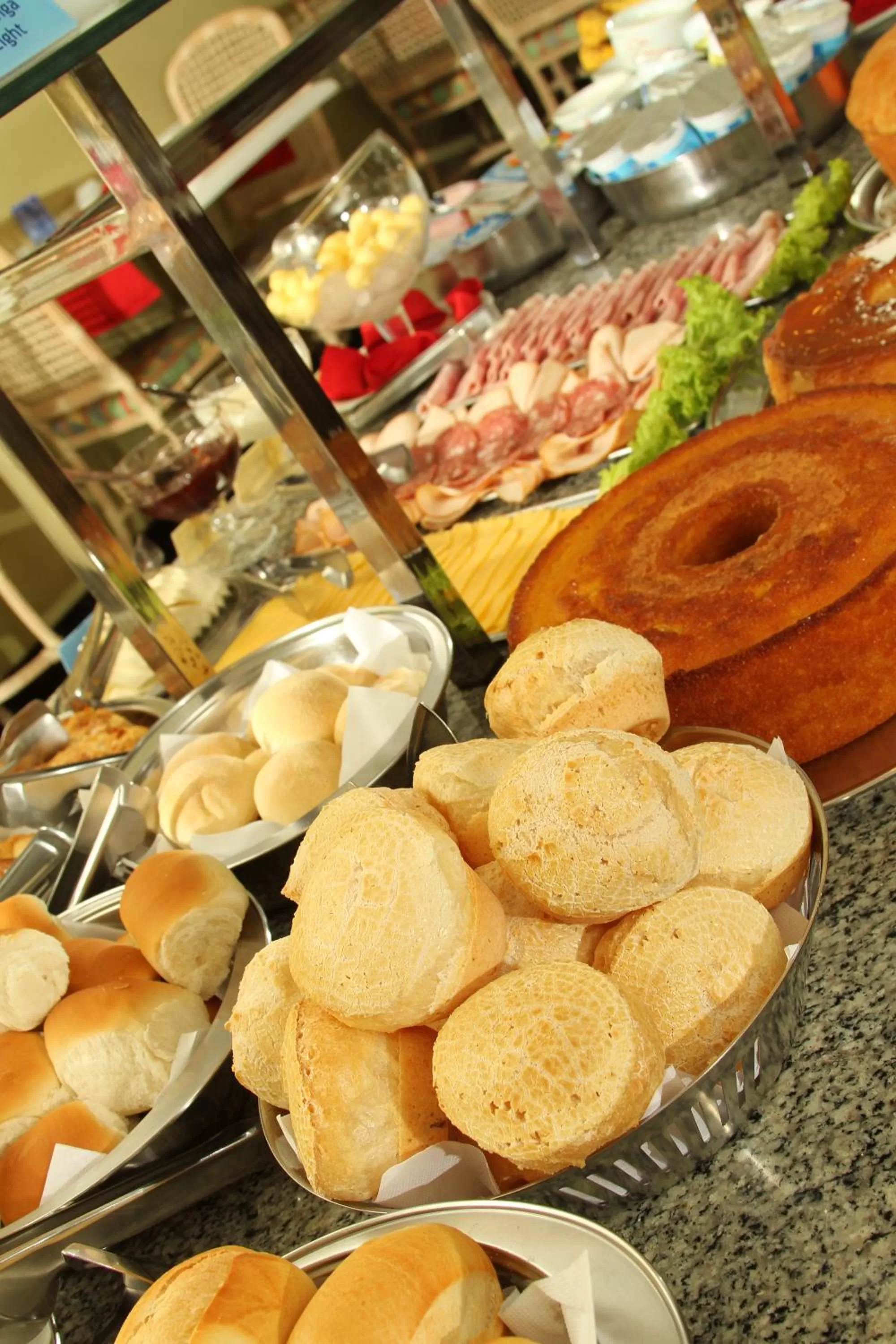 Food and drinks in Trevi Hotel e Business