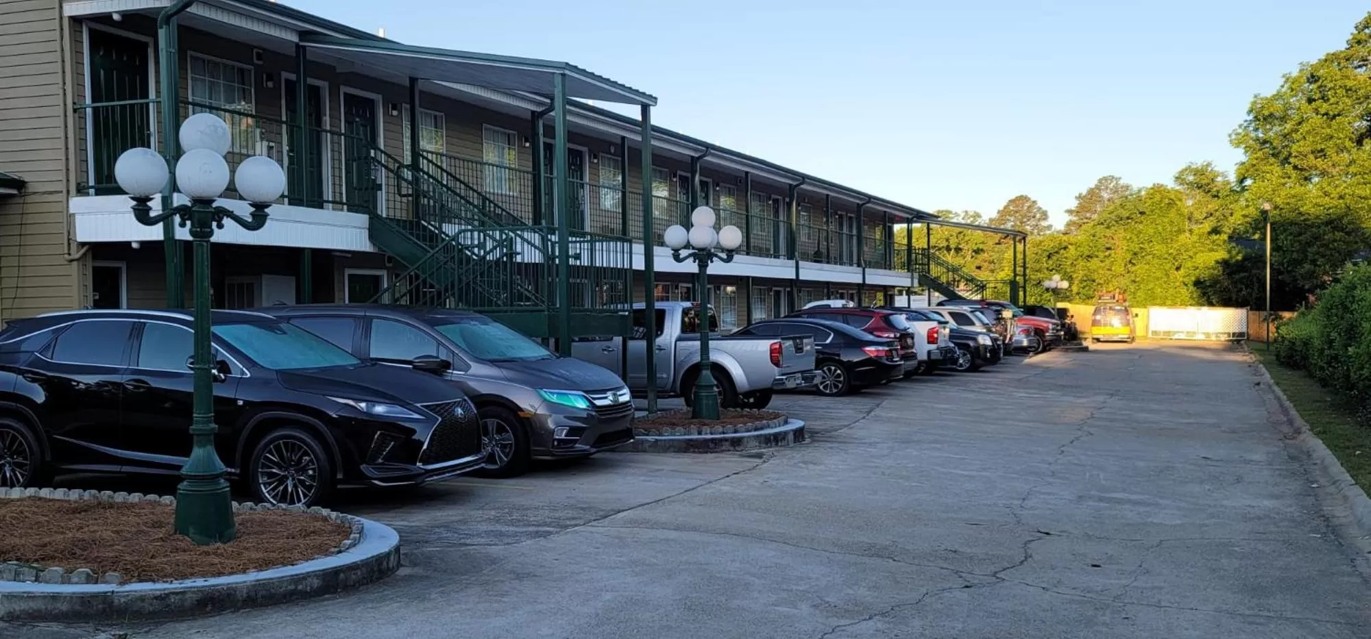 Property building in Garden Inn and Suites near Callaway Gardens Pine Mountain