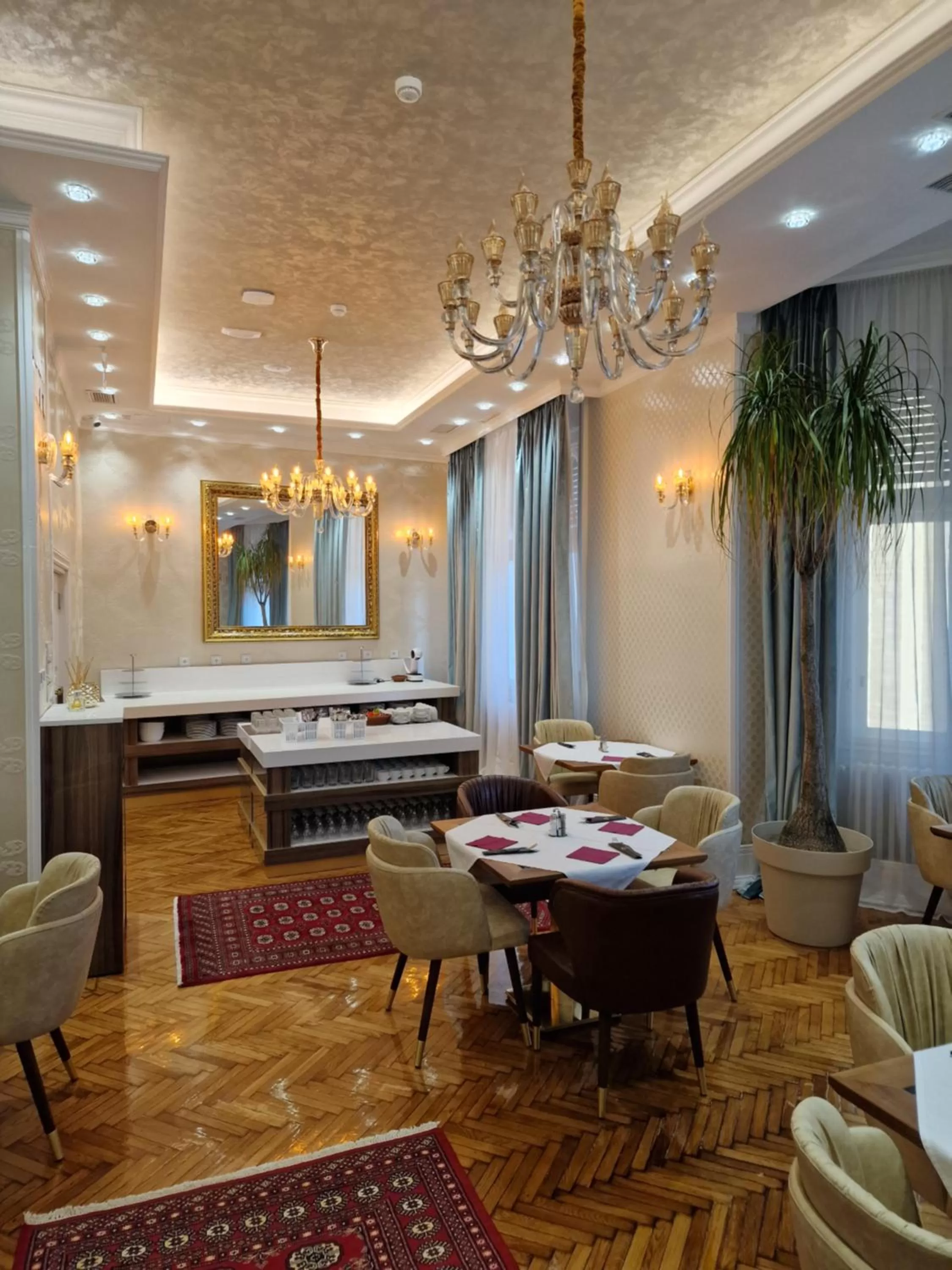 Dining area in Queen Palace