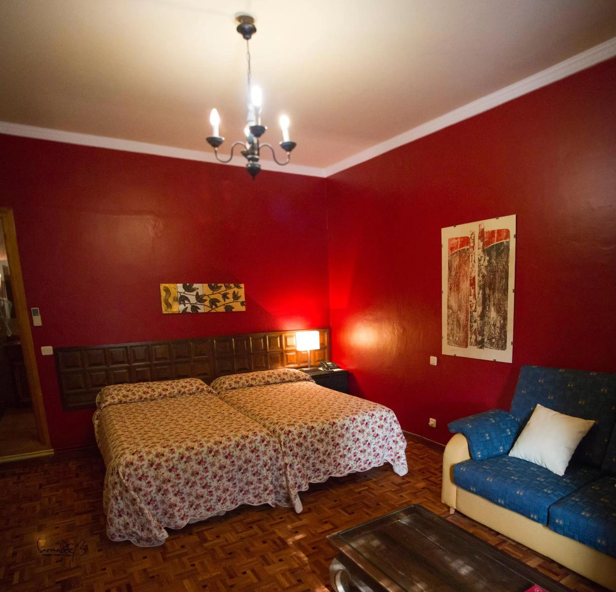 Photo of the whole room in La Casona del Abuelo Parra