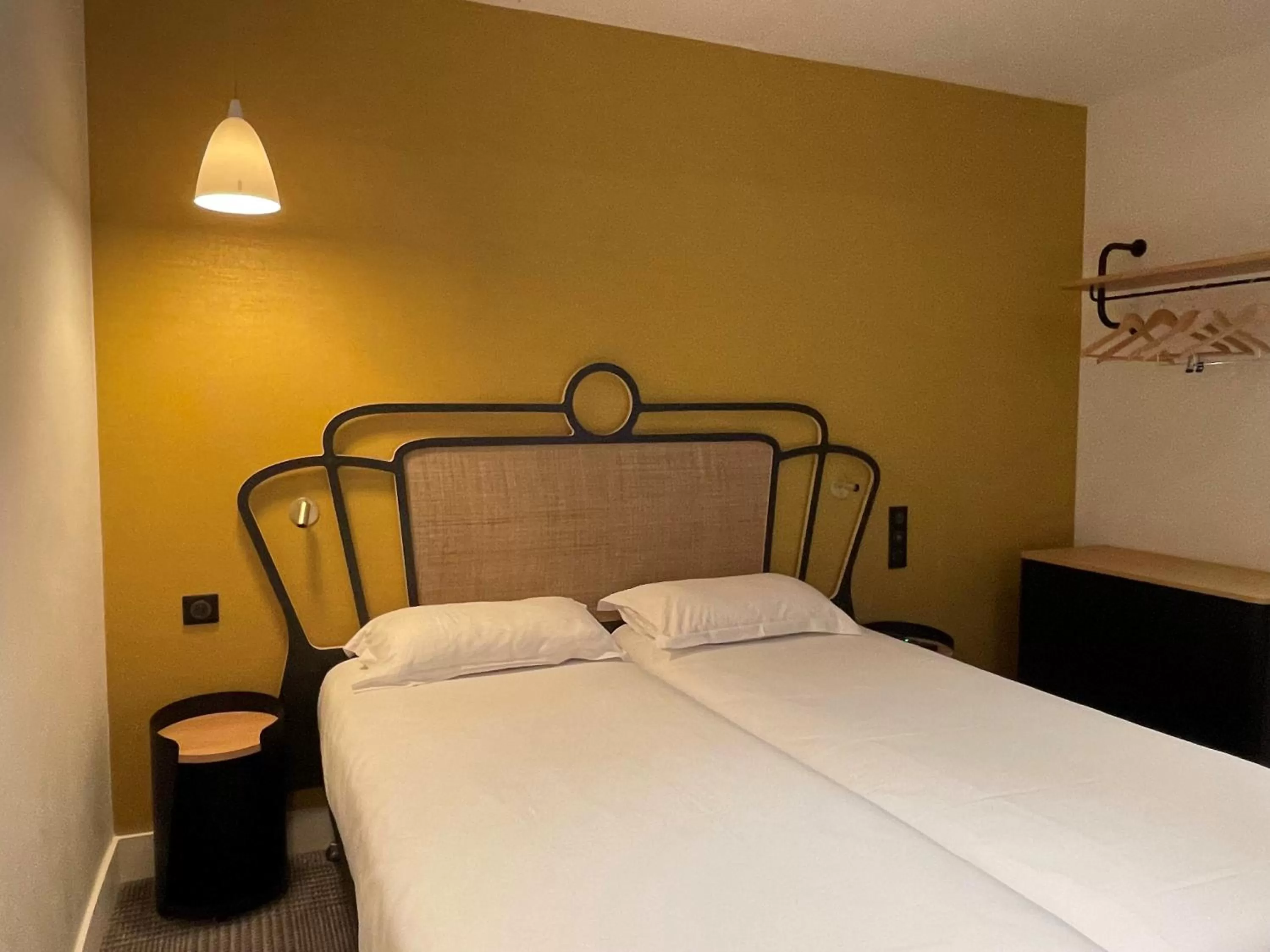 Bed in Hotel De Suez