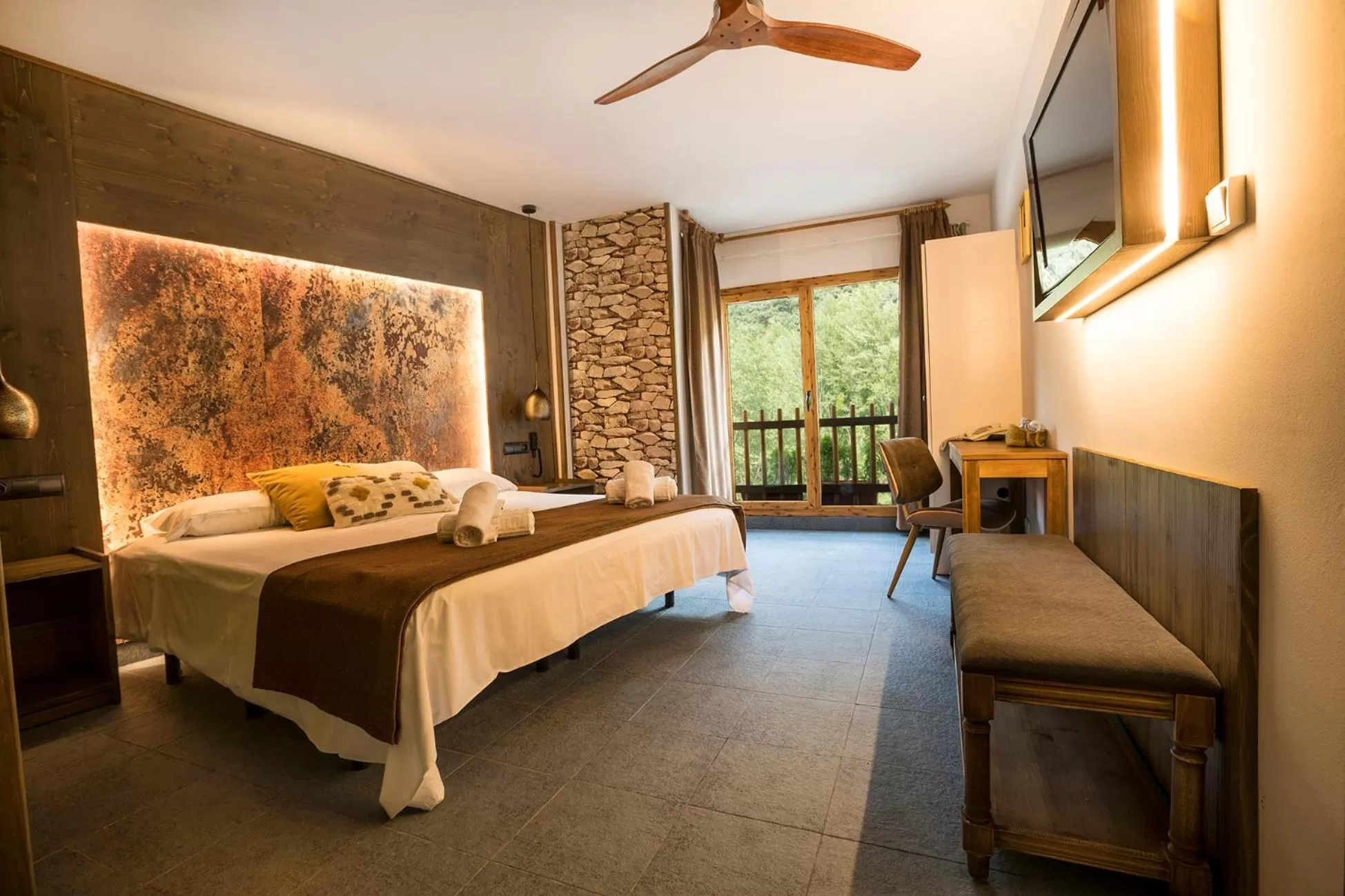 Photo of the whole room, Bed in Hotel Restaurant Les Brases