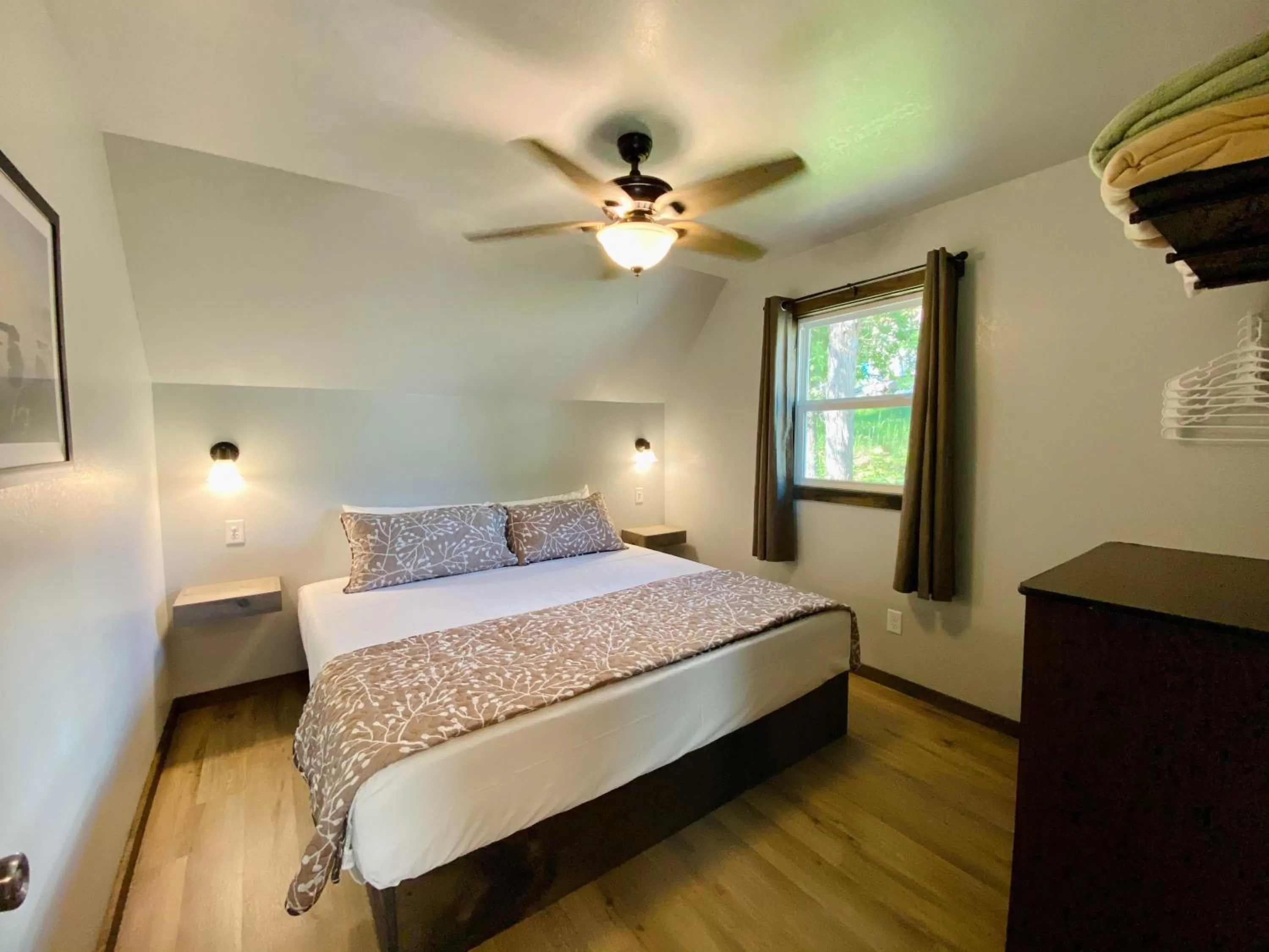 Bed in Calm Waters Resort