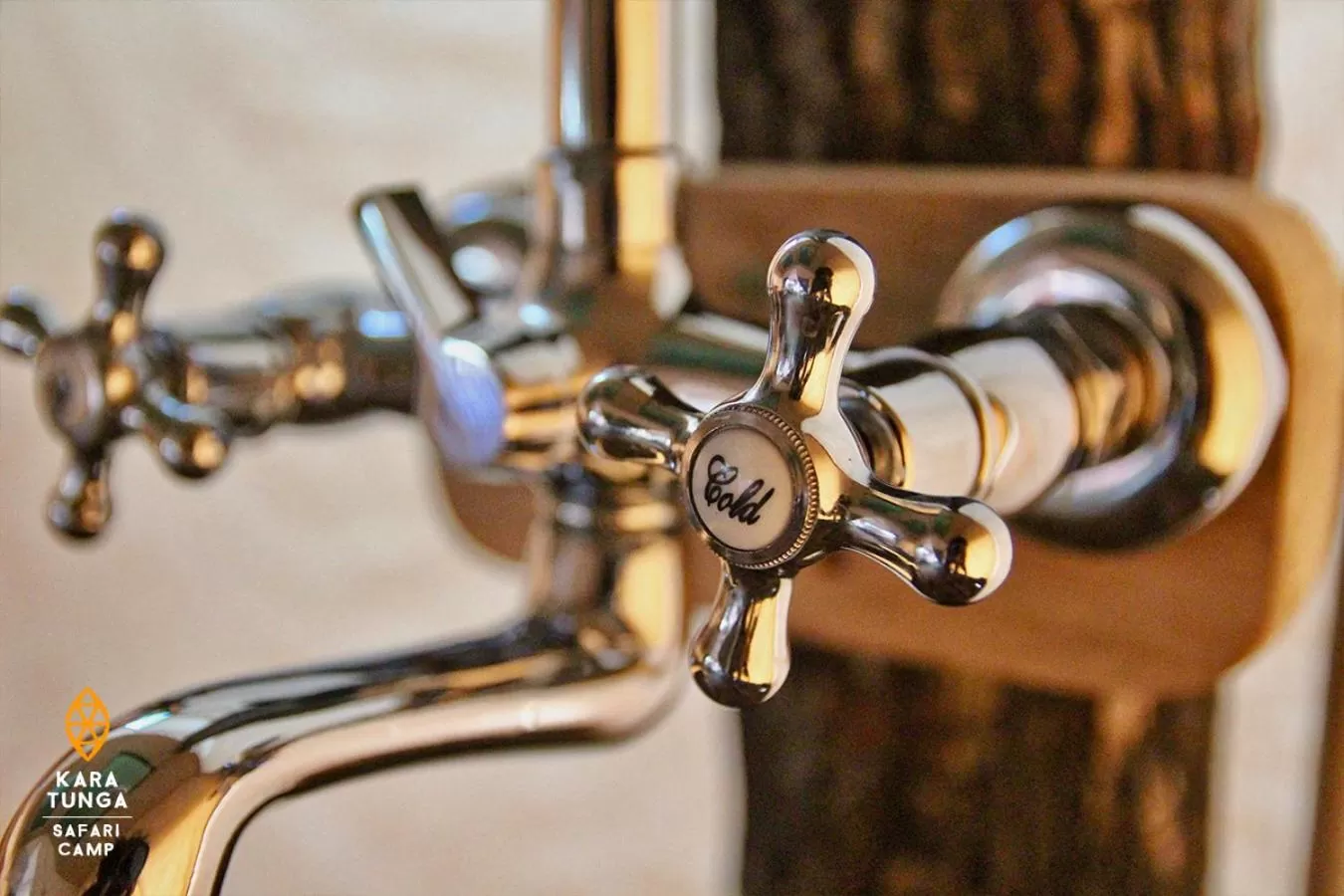 Bathroom in Kara-Tunga Safari Camp