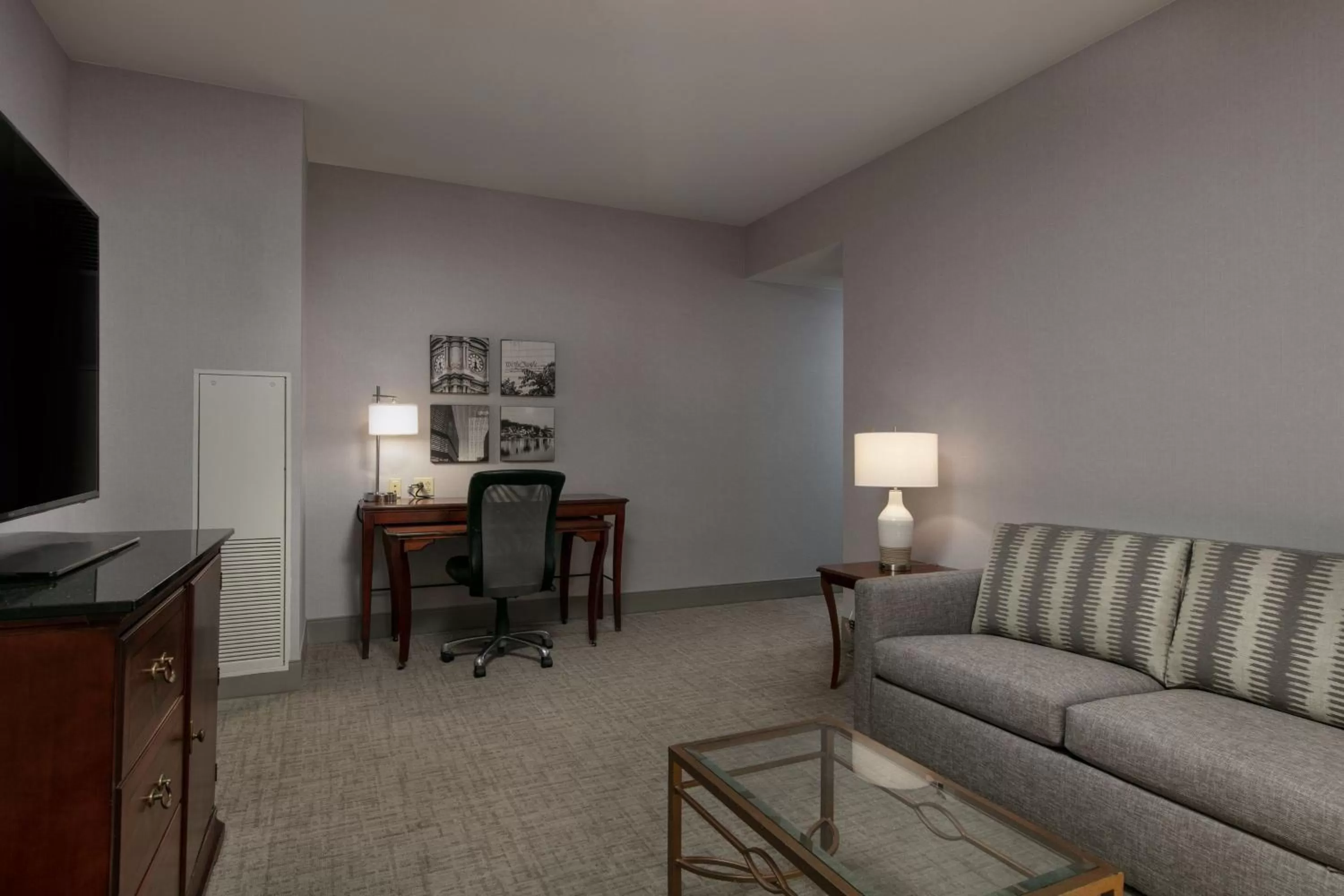 Photo of the whole room in Philadelphia Marriott Downtown