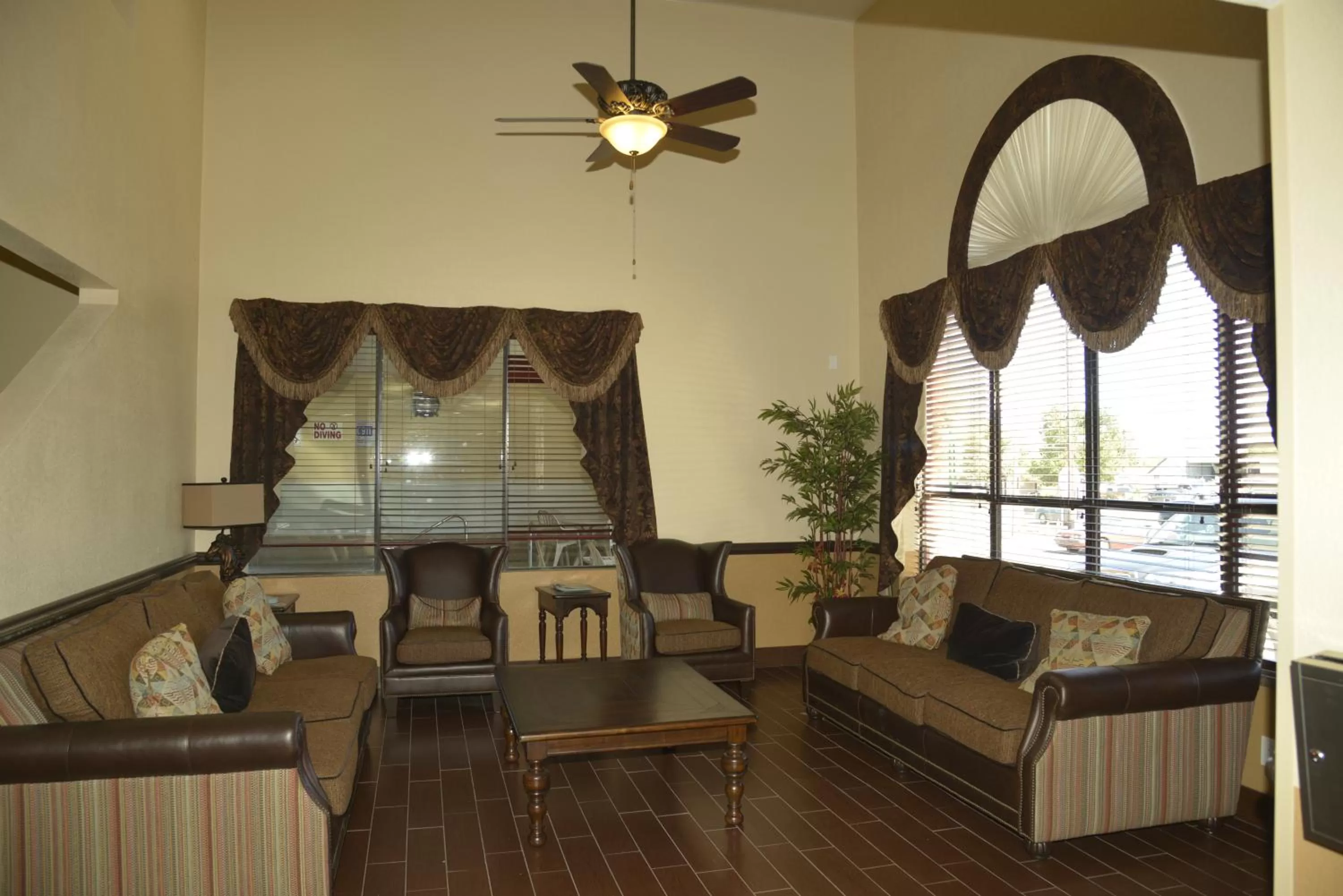 Lobby or reception in Howard Johnson by Wyndham Williams