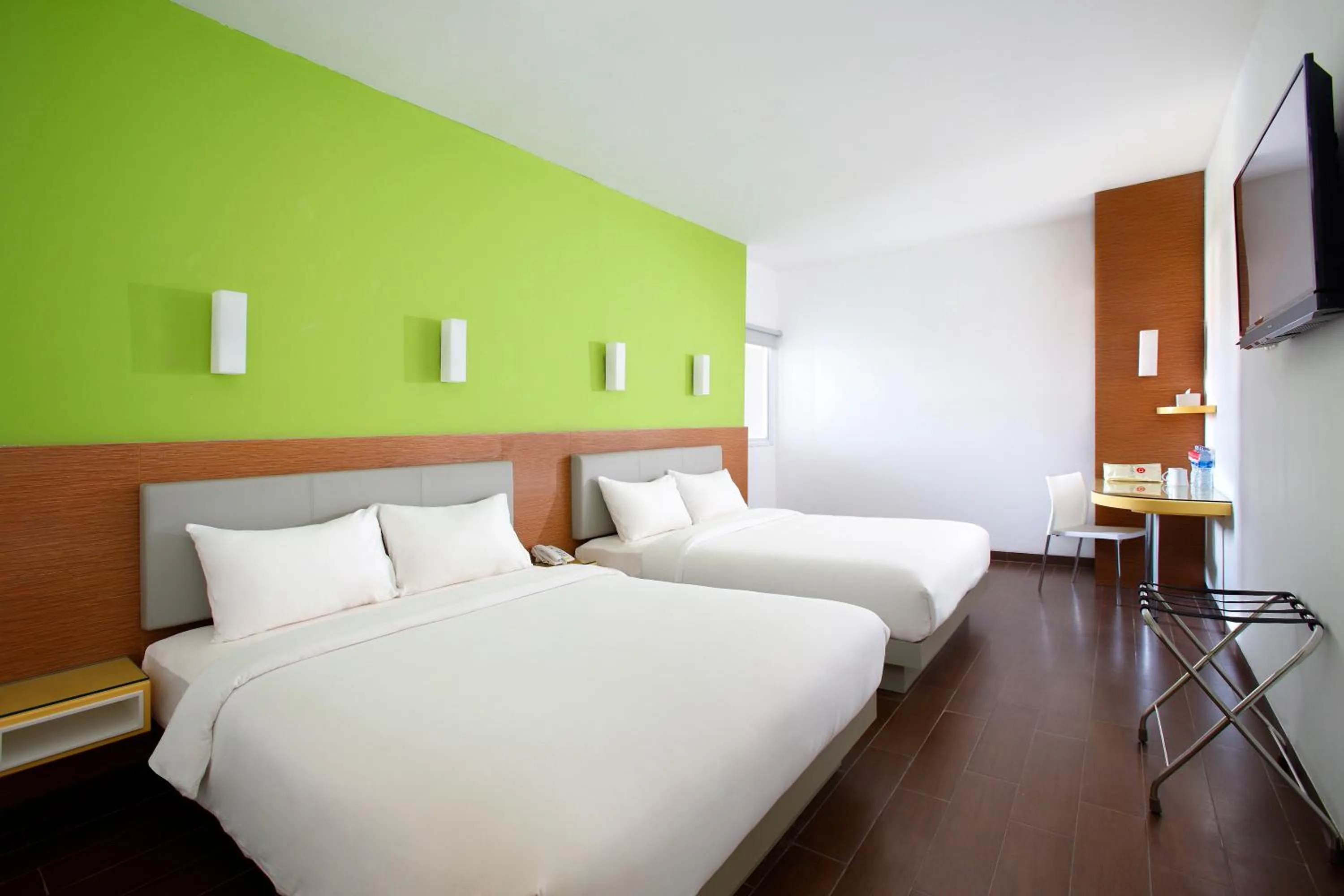 Smart Twin Room in Amaris Hotel Tebet
