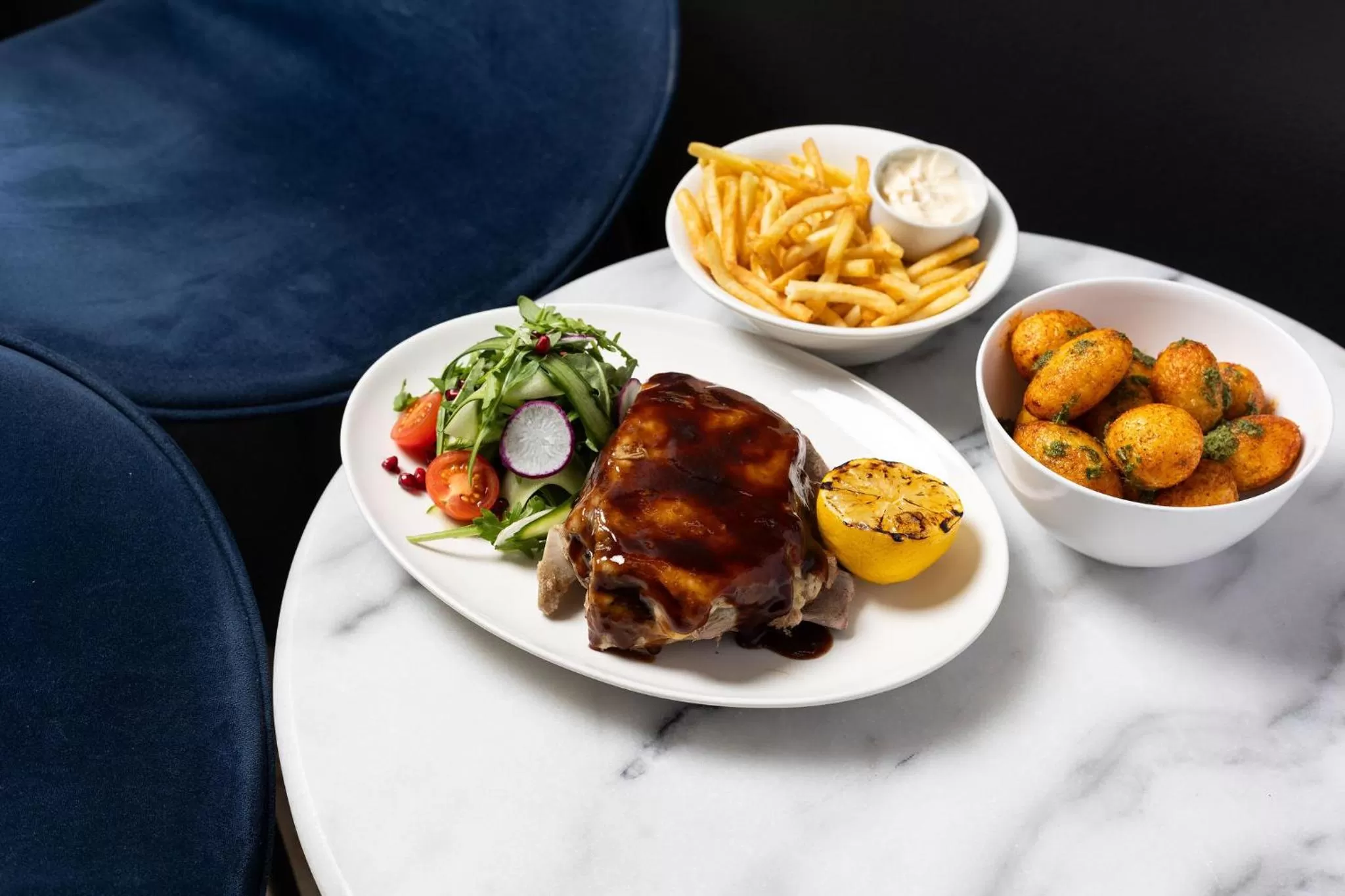 Restaurant/places to eat in Crowne Plaza Canberra by IHG