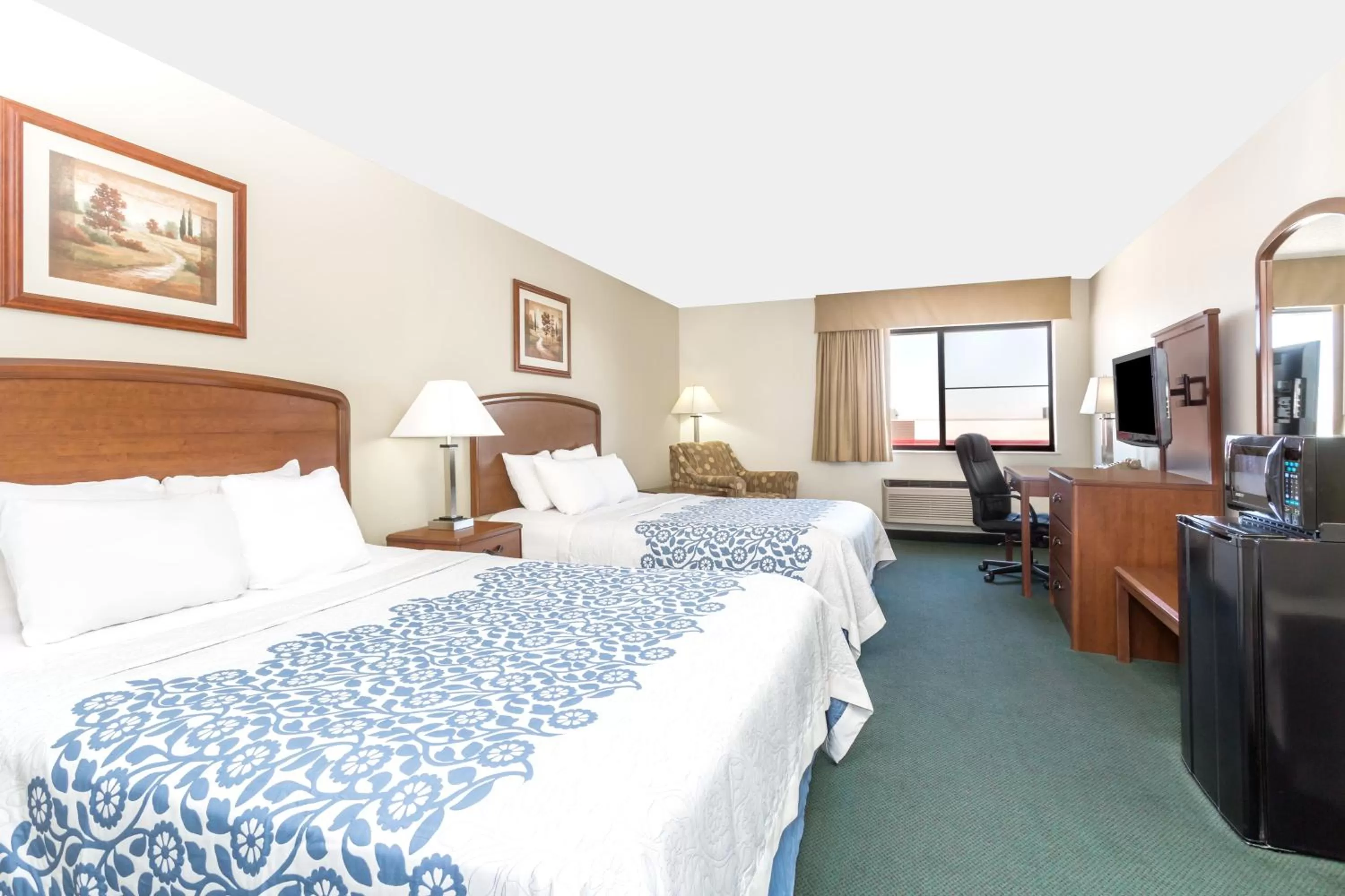 Photo of the whole room, Bed in Days Inn by Wyndham Sidney NE