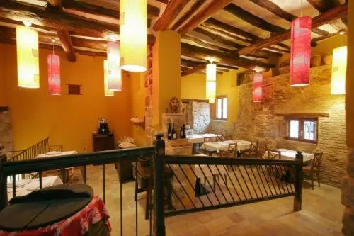 Restaurant/places to eat in A Corona del Reino