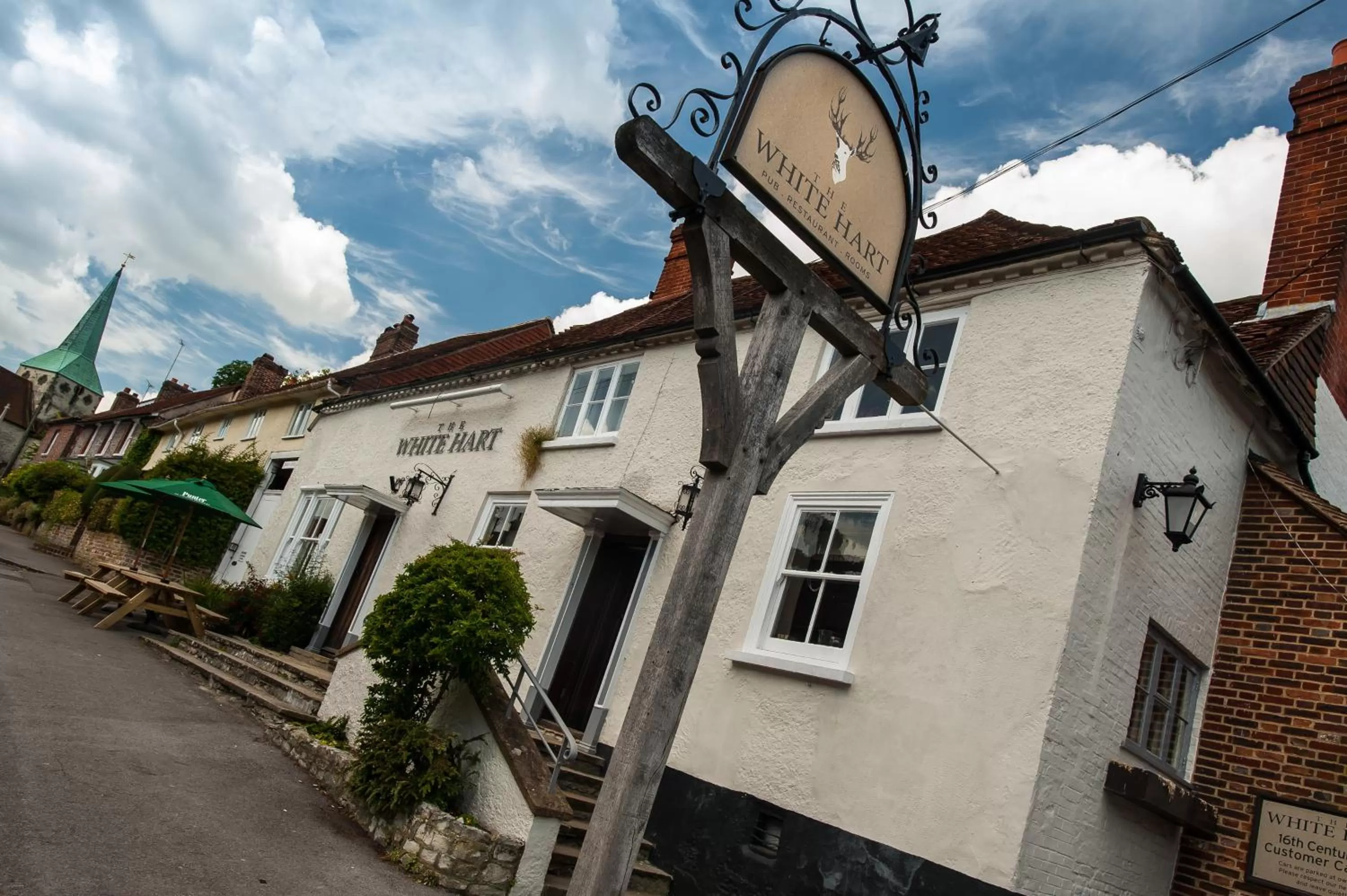 Facade/entrance in The White Hart, South Harting
