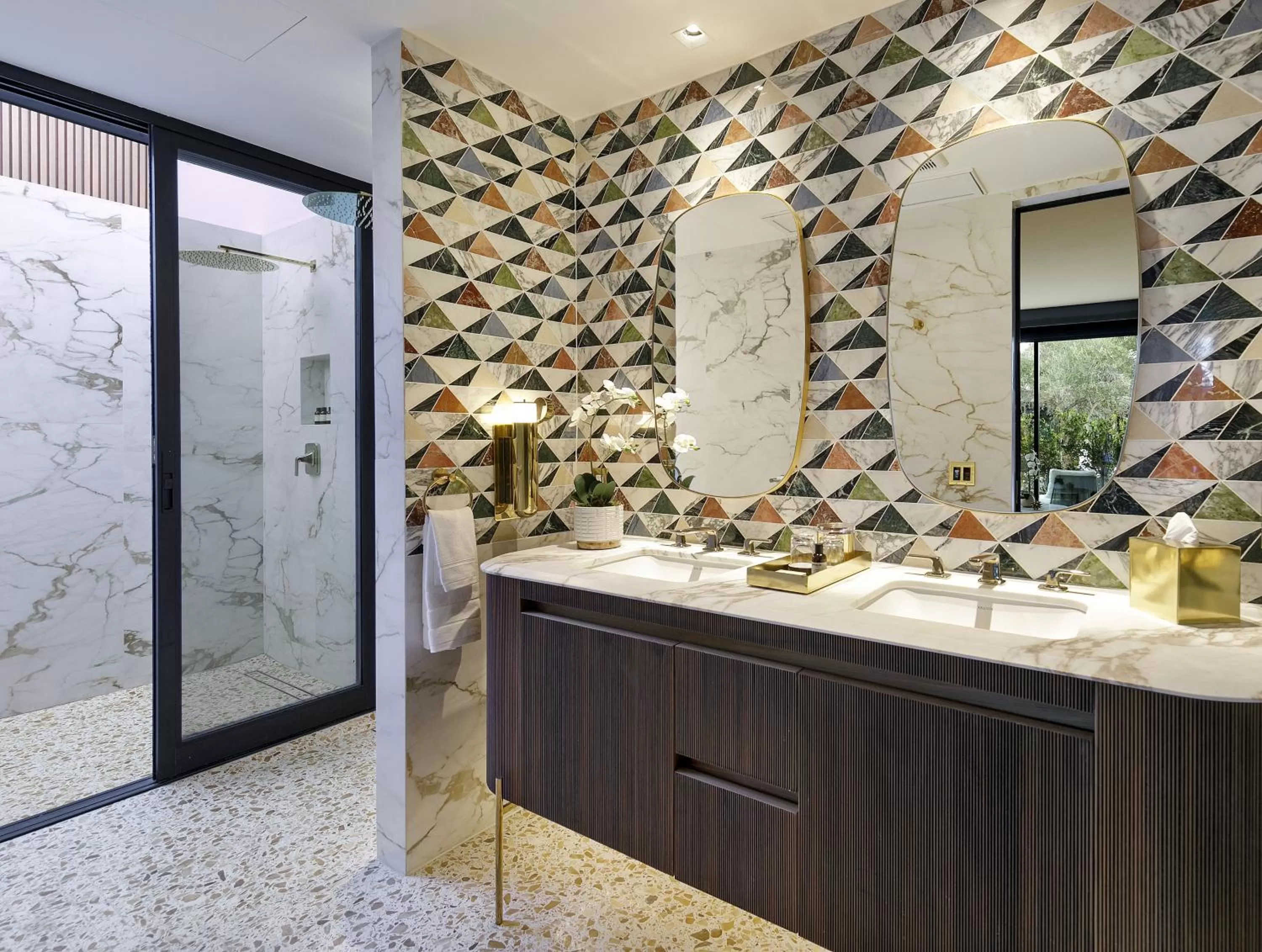 Shower in L'Horizon Resort & Spa, Hermann Bungalows