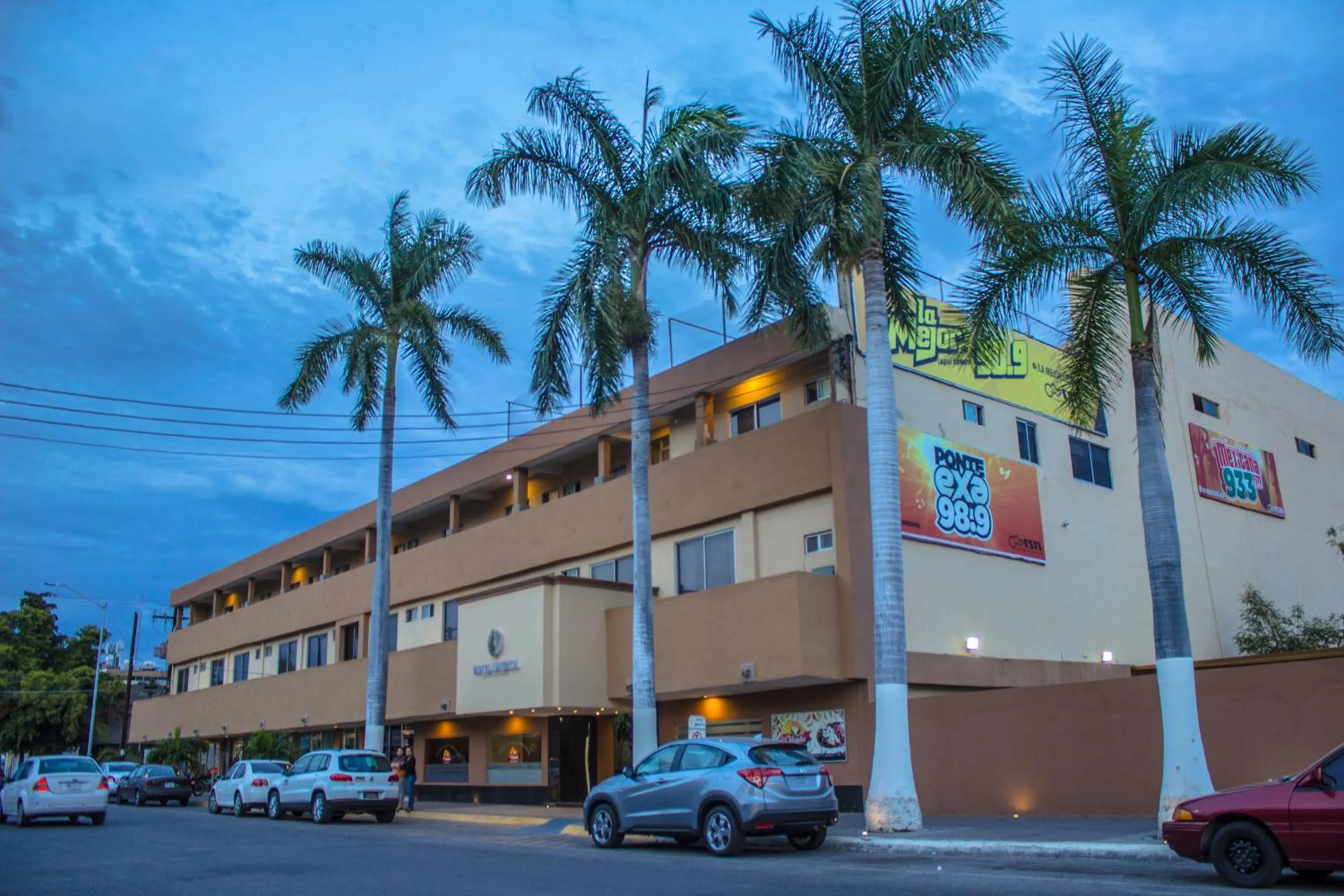 Facade/entrance in Hotel America Palacio