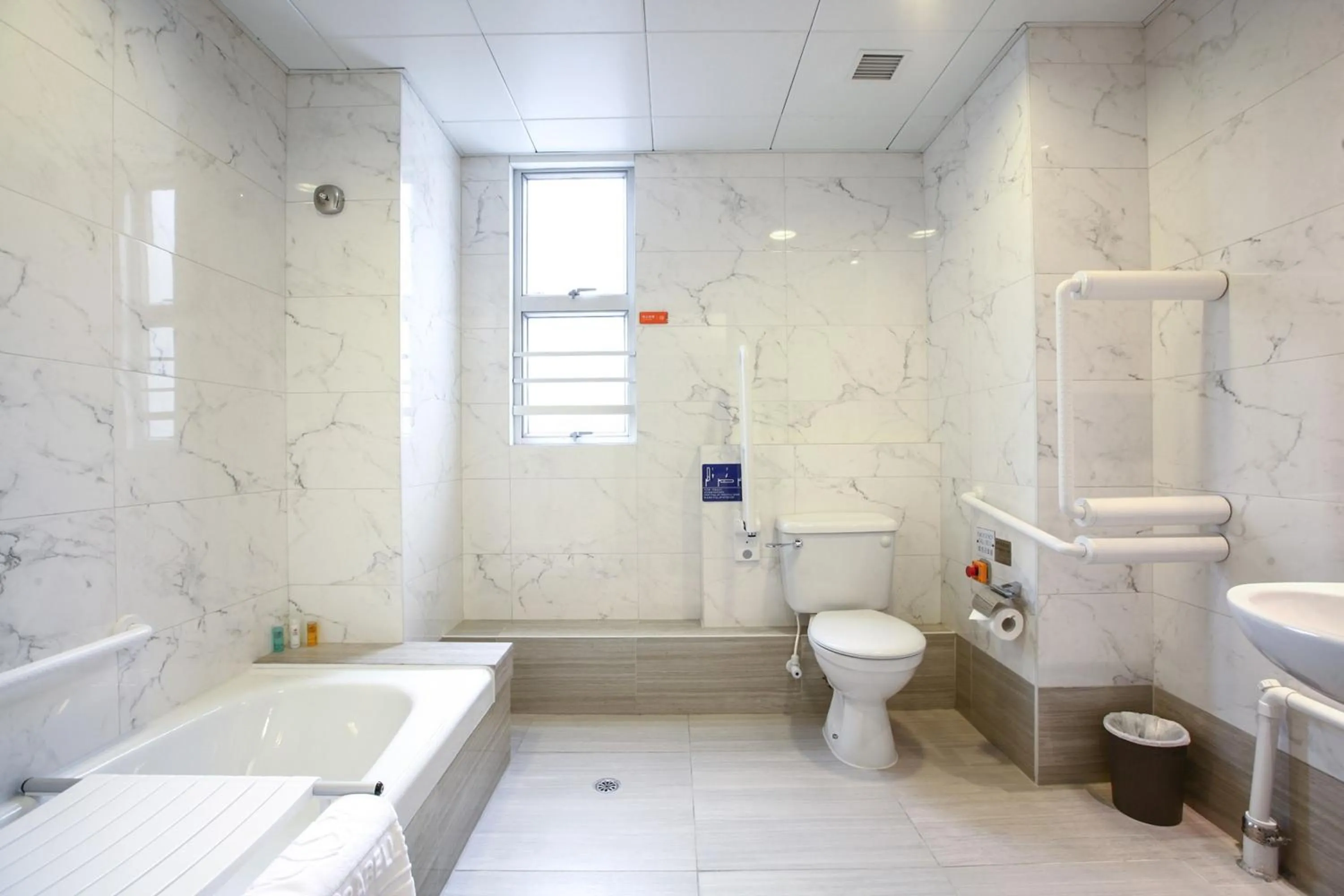 Bathroom in Le Prabelle Hotel