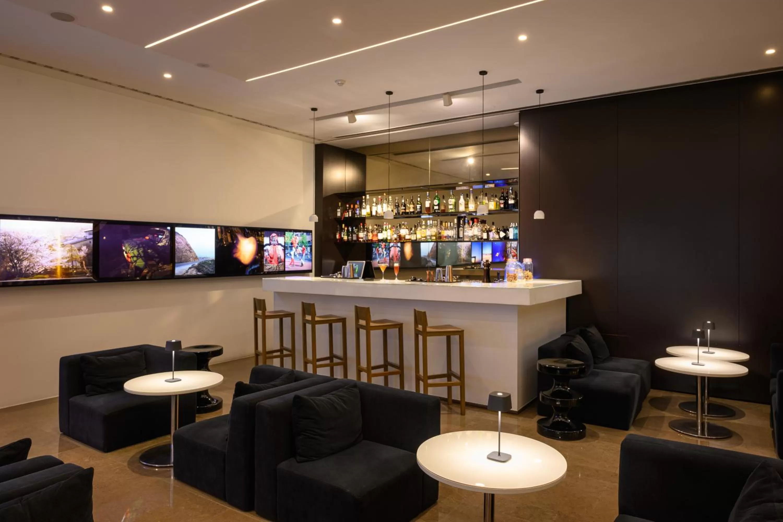 Lounge or bar in Inspira Liberdade Boutique Hotel
