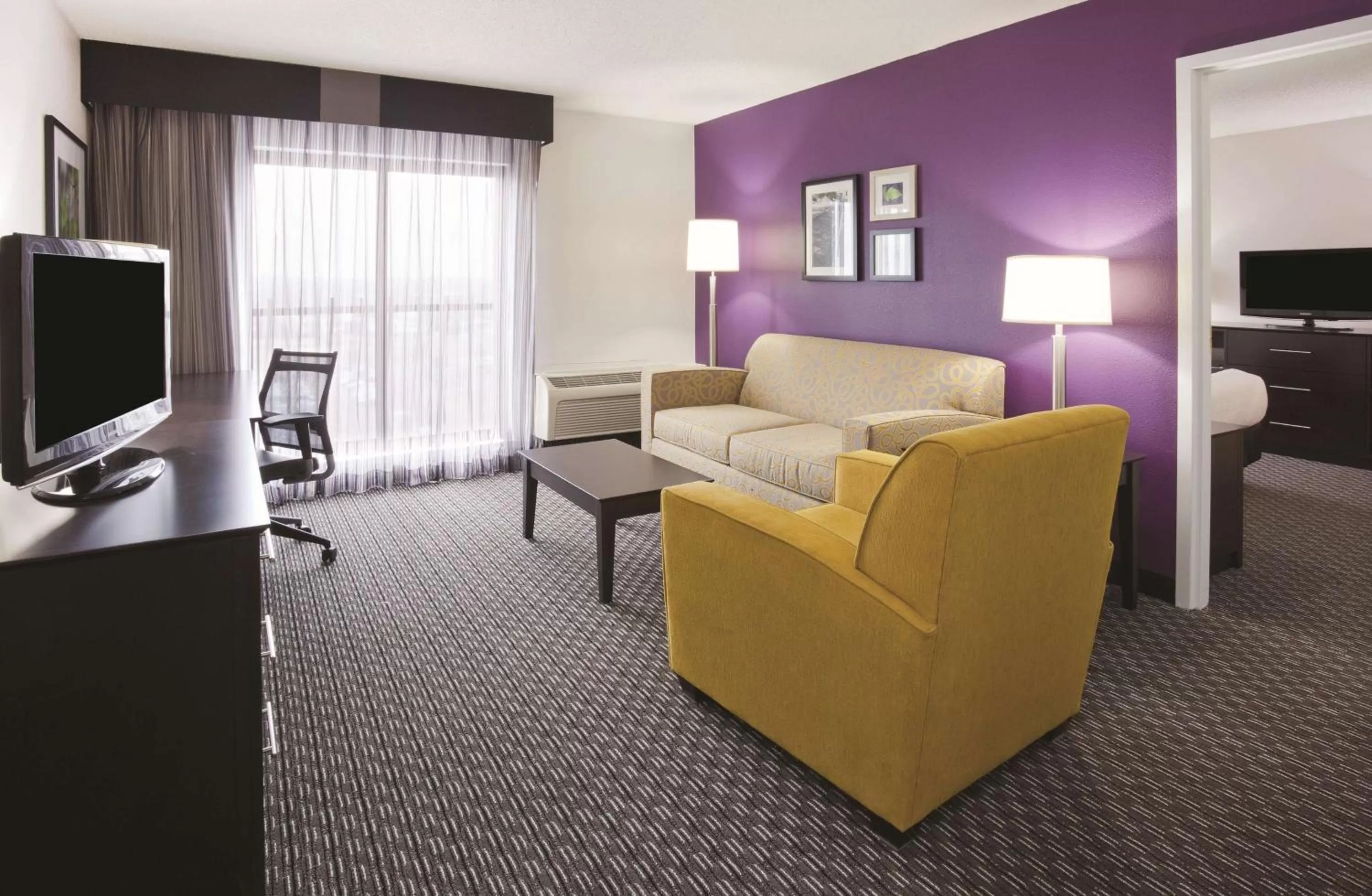 Photo of the whole room in La Quinta by Wyndham Minneapolis Bloomington W - FREE AIRPORT SHUTTLE