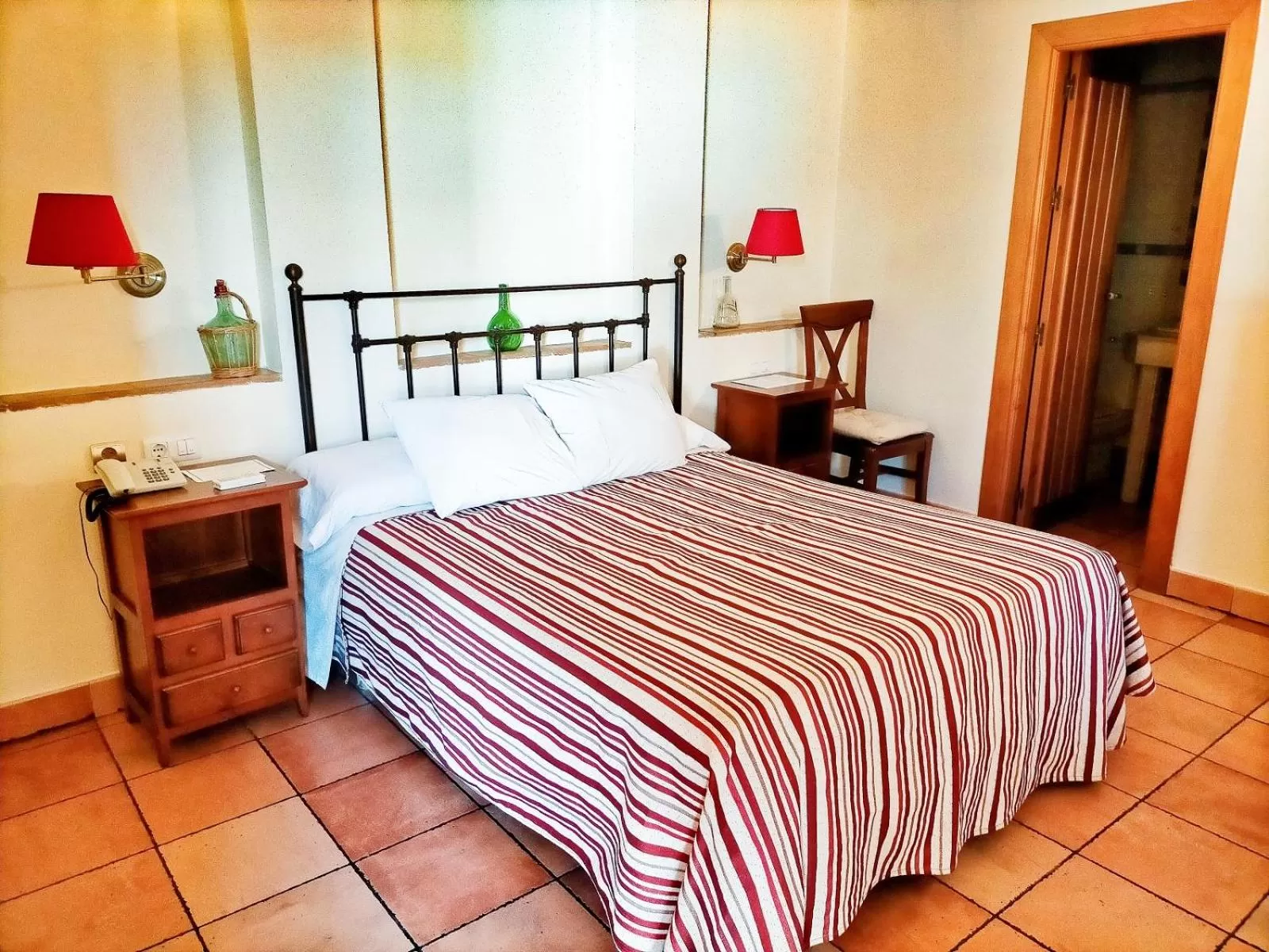 Bedroom, Bed in Abadía Hotel