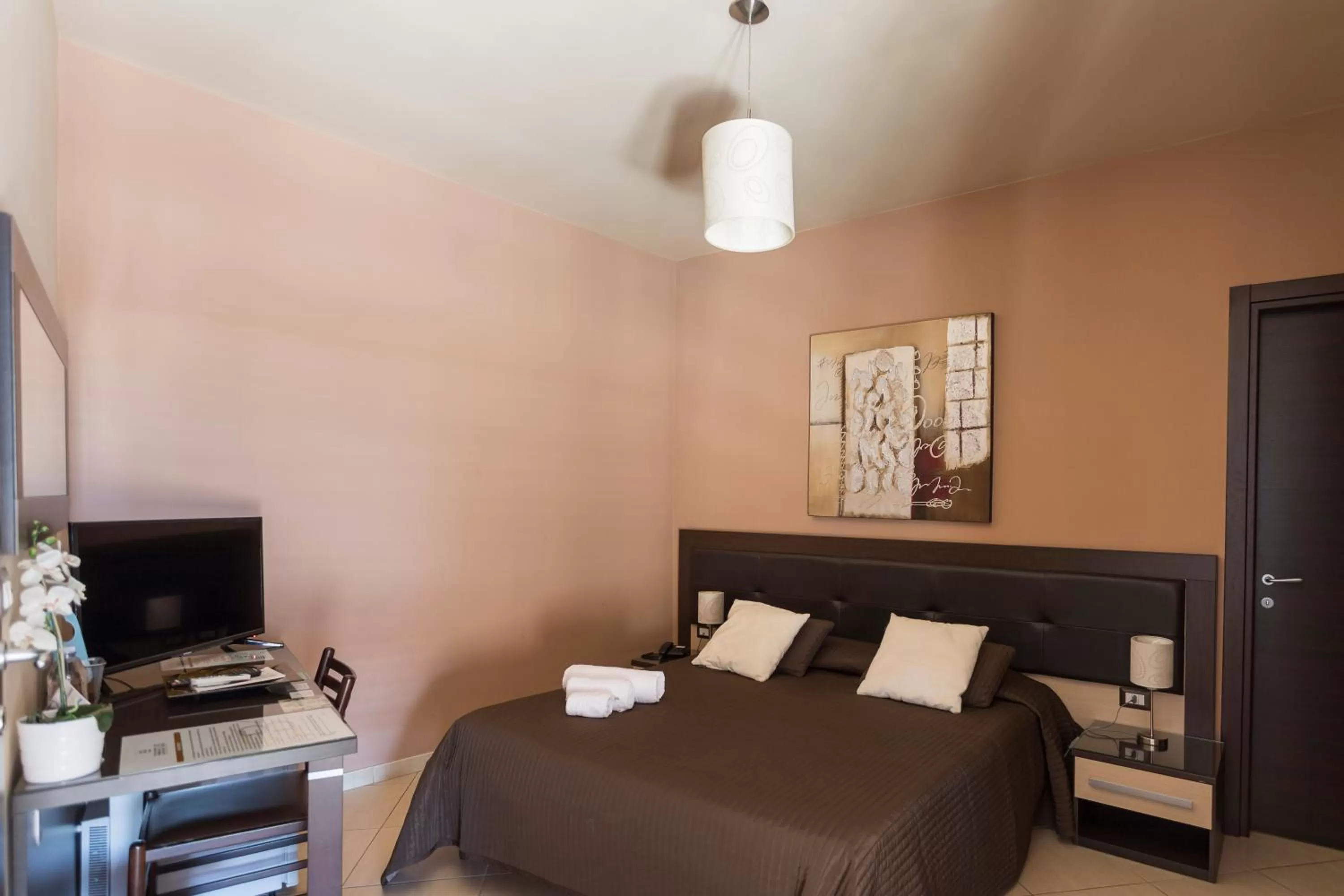 Photo of the whole room, Bed in Beatus Suites And Rooms B&B