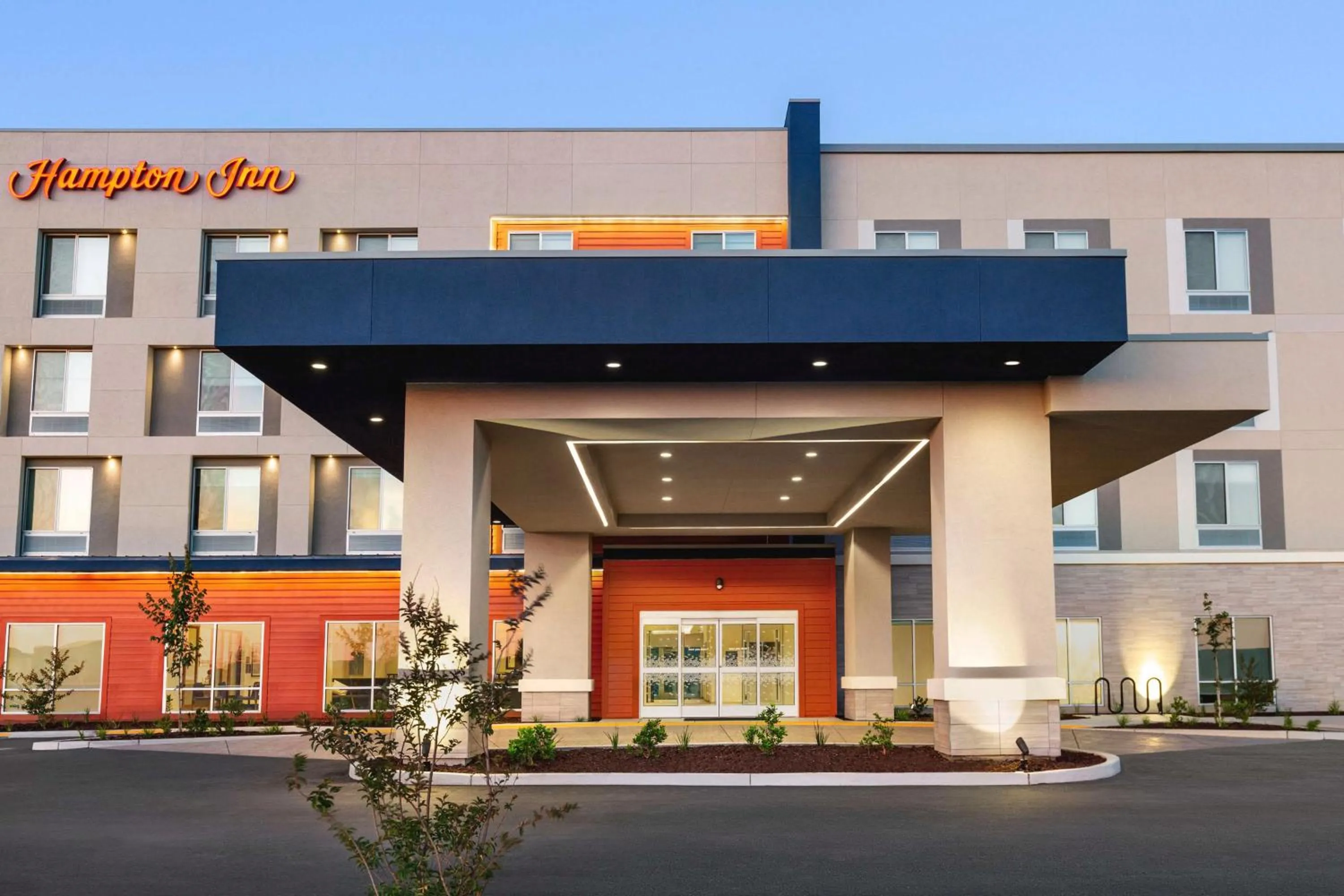Property building in Hampton Inn Stockton, Ca