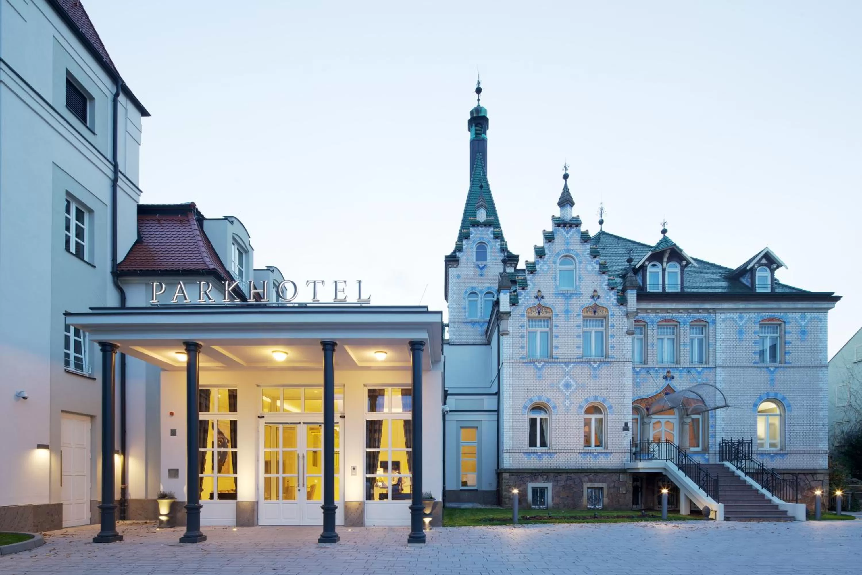 Facade/entrance in Dorint Parkhotel Meißen