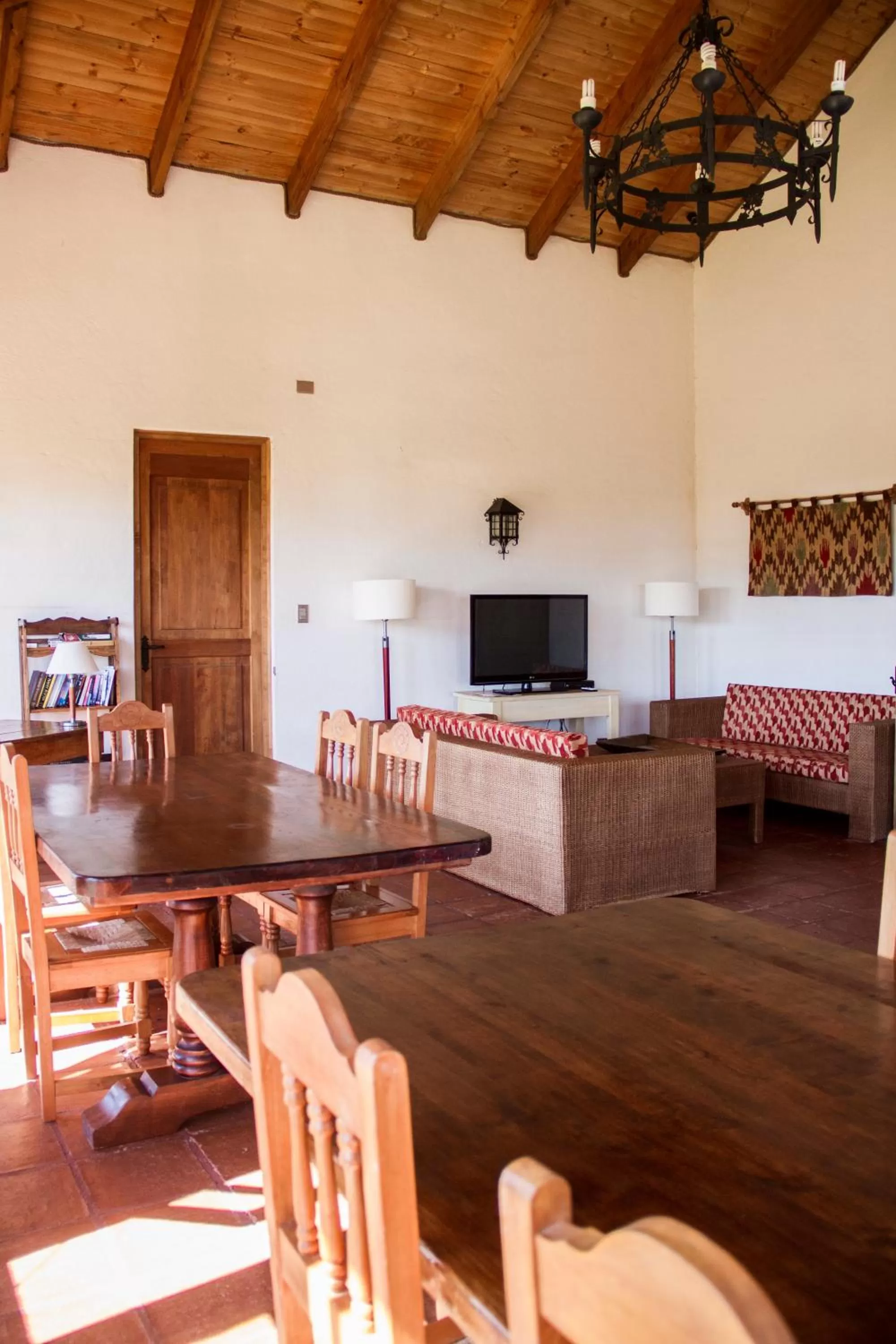 Communal lounge/ TV room in Hotel Terraviña