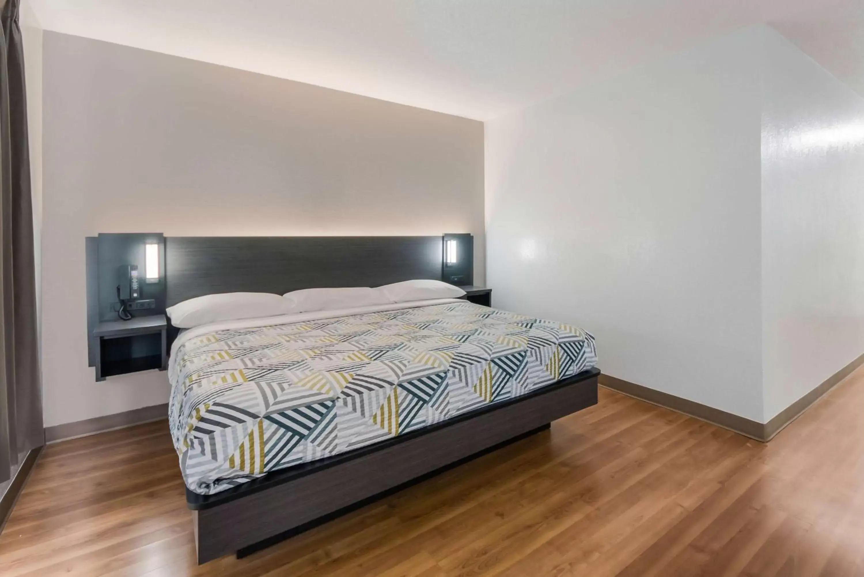 King Room with Roll-In Shower - Disability Access in Studio 6 Laredo, Tx - North I-35 King Room with Roll-In Shower - Disability Access in Studio 6 Laredo, Tx - North I-35