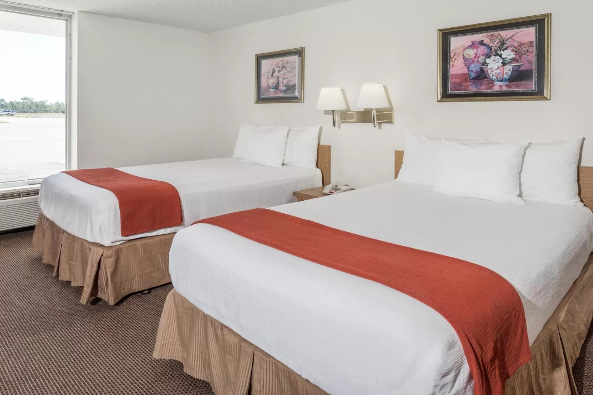 Deluxe Double Room with Two Double Beds - Smoking in Days Inn by Wyndham Adel I-75