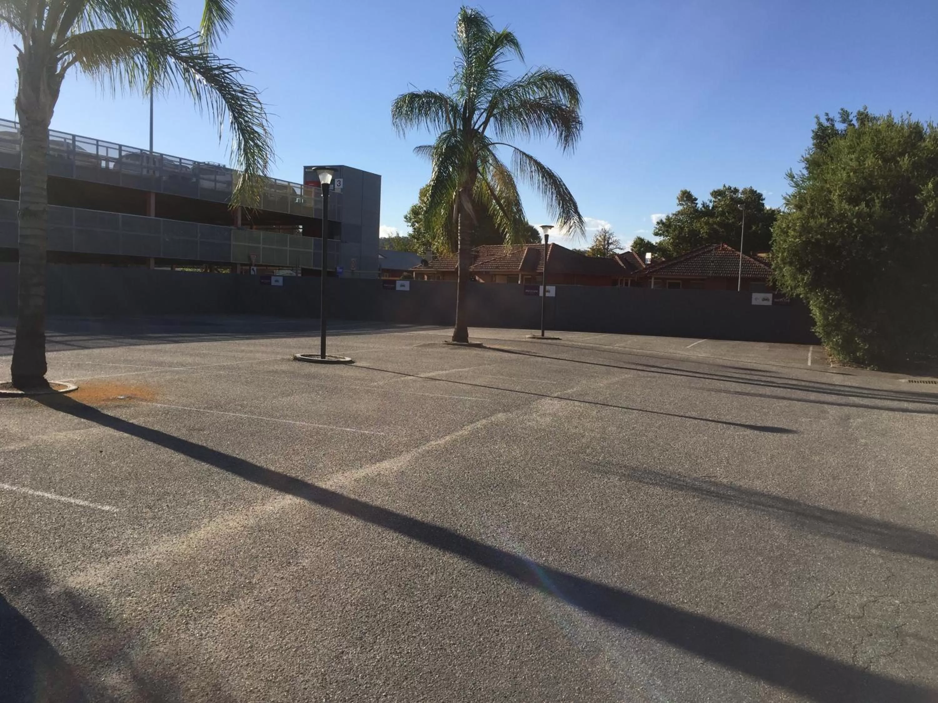 Parking in Mercure Albury