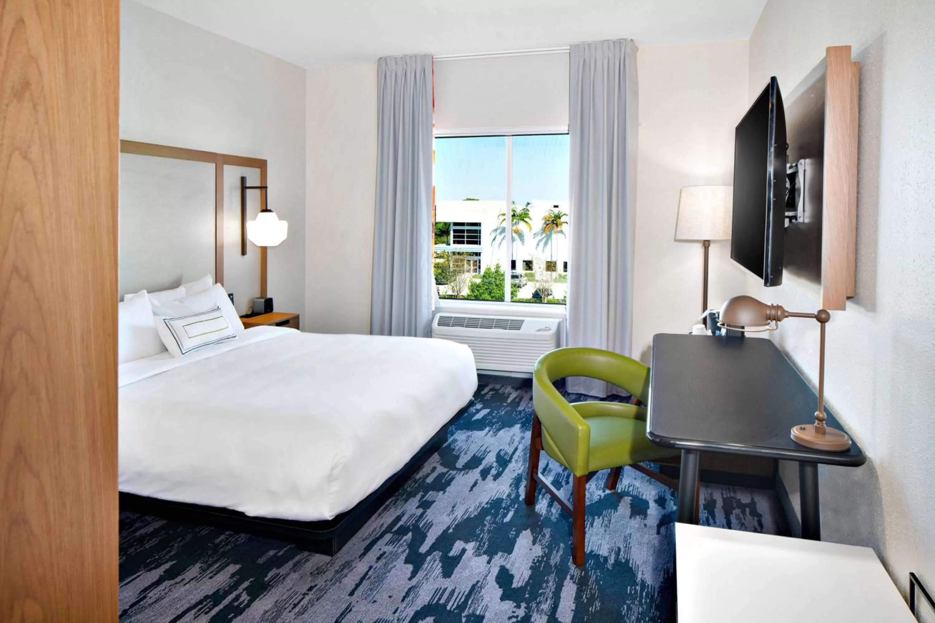 King Room with Roll-in Shower - Mobility Accessible in Fairfield by Marriott Inn & Suites Deerfield Beach Boca Raton