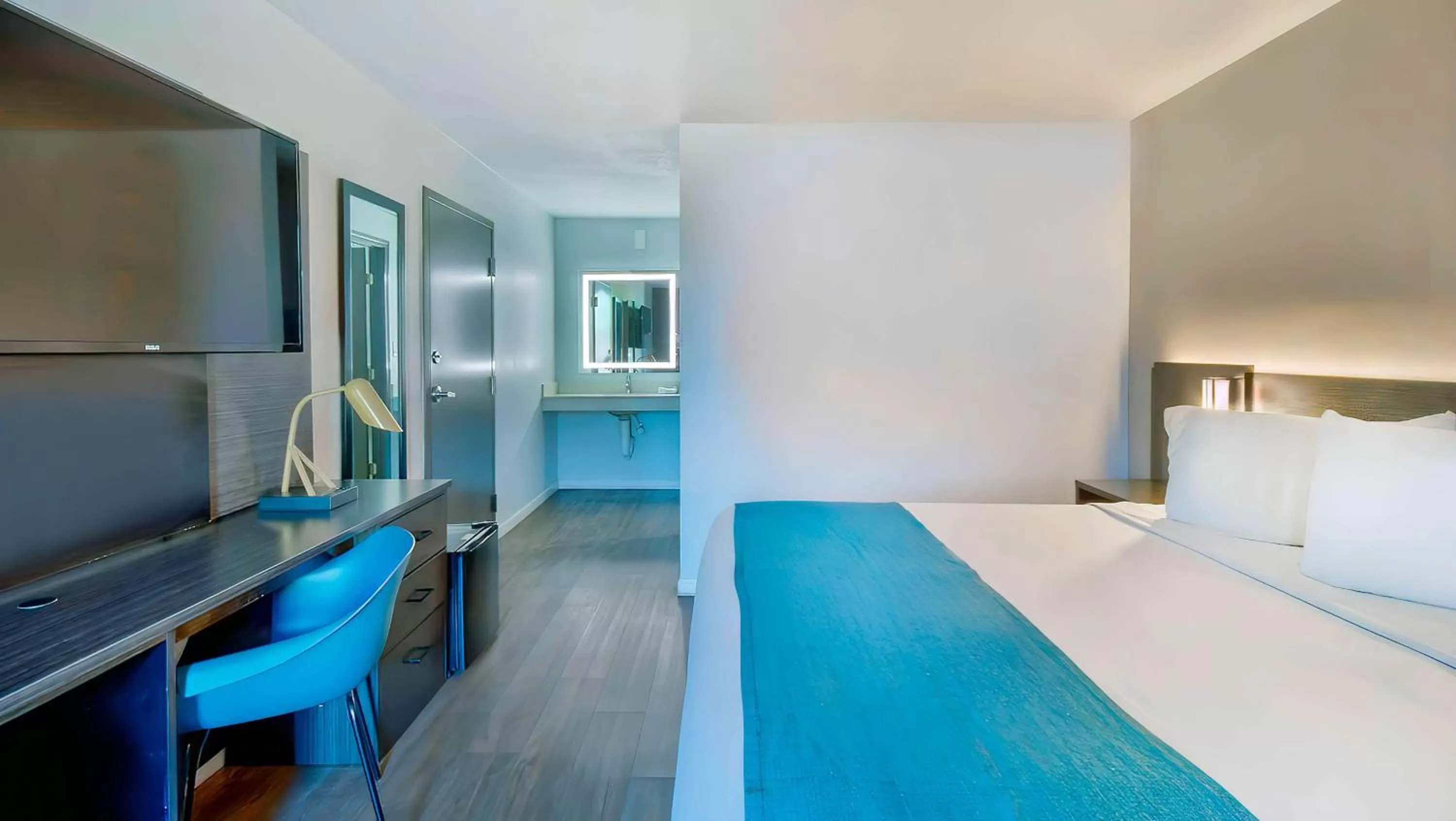 Bedroom, Bed in Motel 6 Louisville, Ky- Airport/ Fair Expo