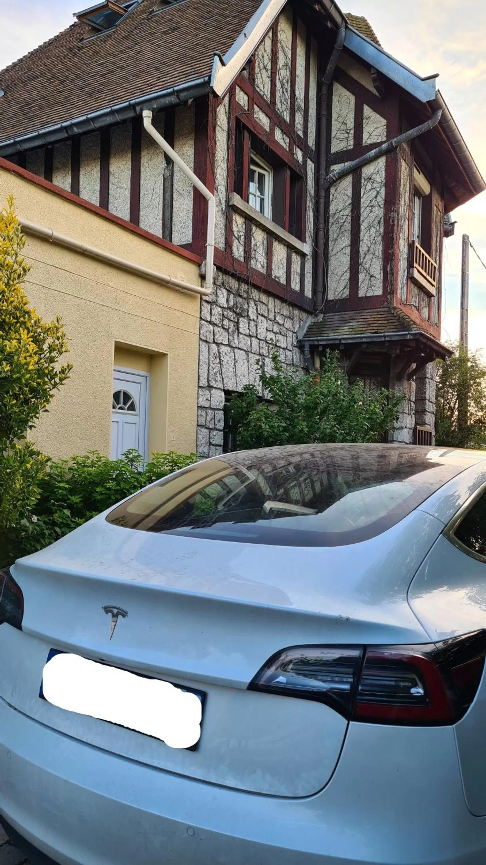 Parking in Apakabar Homestay - proche gare Melun, parking privé, Netflix