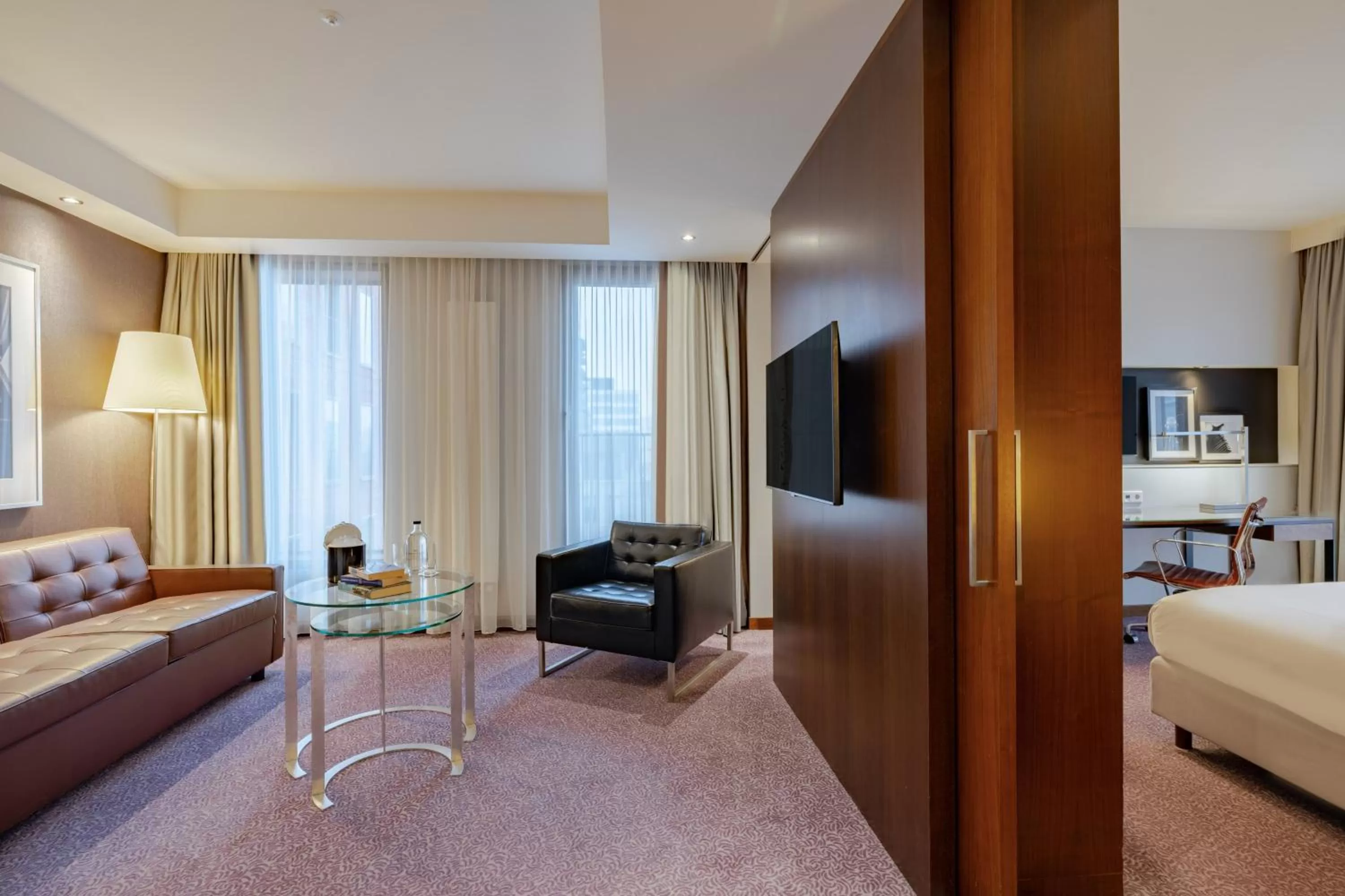 Photo of the whole room, Bed in Crowne Plaza Amsterdam - South by IHG