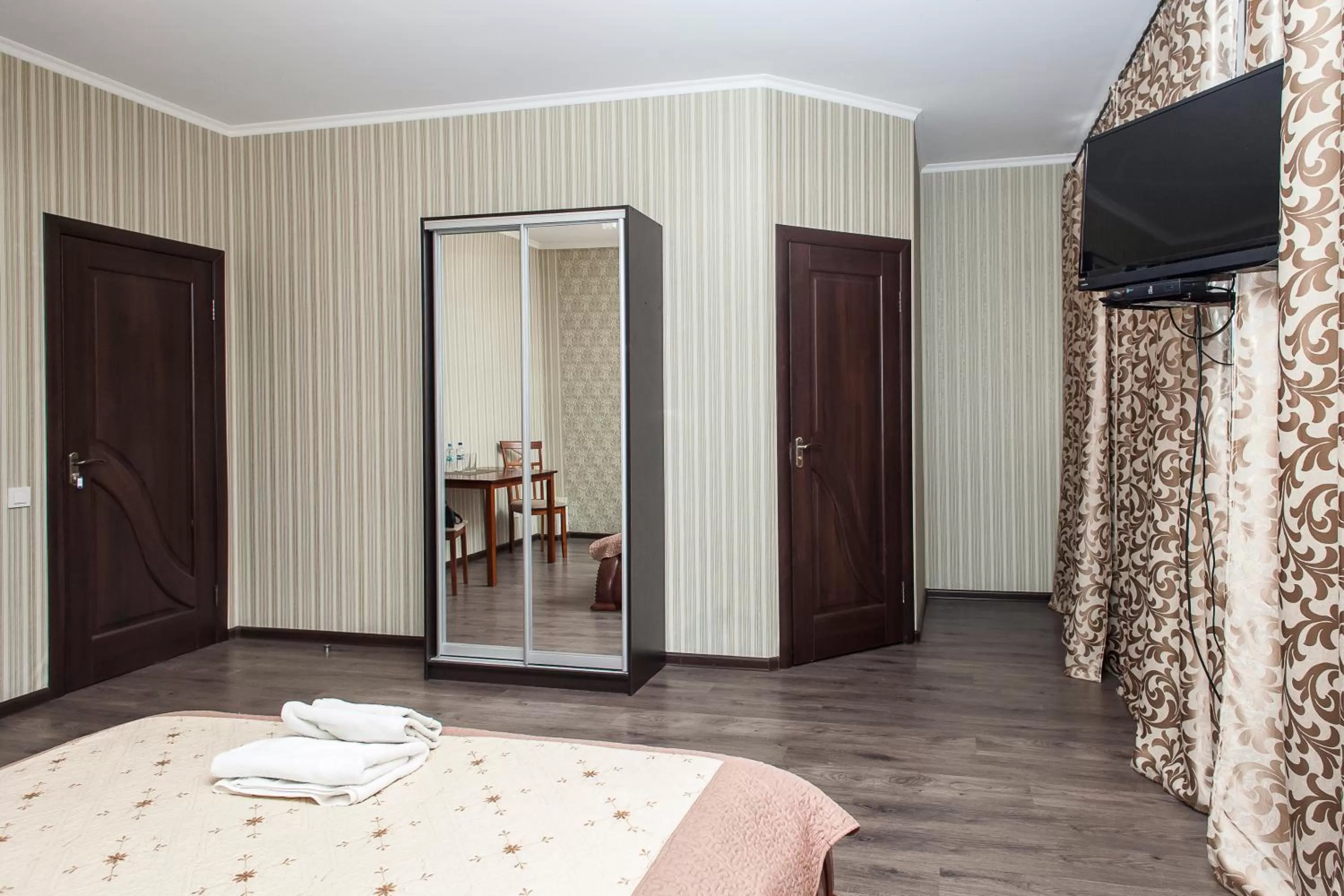 Decorative detail, Bed in Chyhorinskyi Hotel