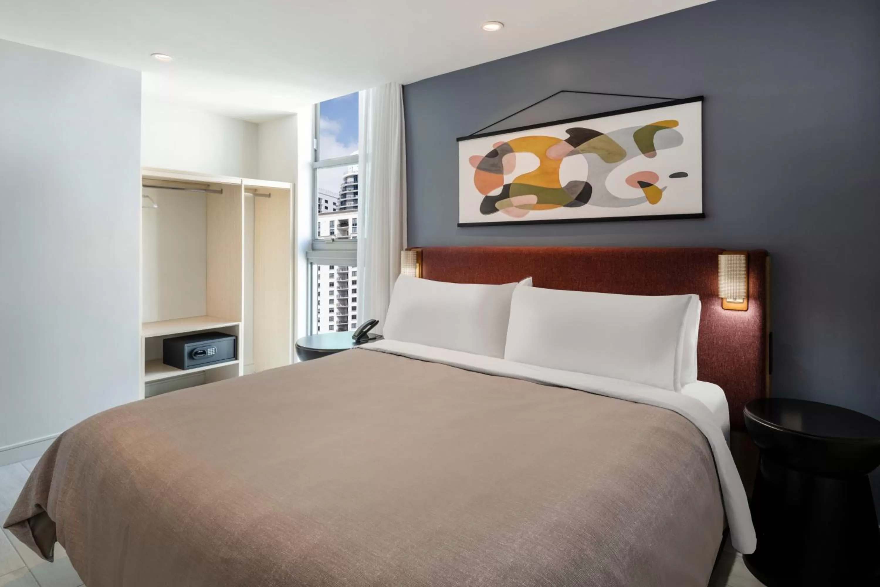 Photo of the whole room, Bed in Atwell Suites Miami Brickell by IHG