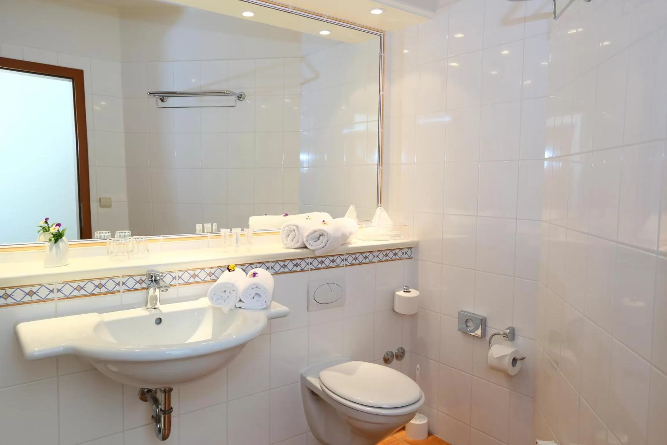 Bathroom in Stade Land Golf Hotel Landhotel Deinster Mühle