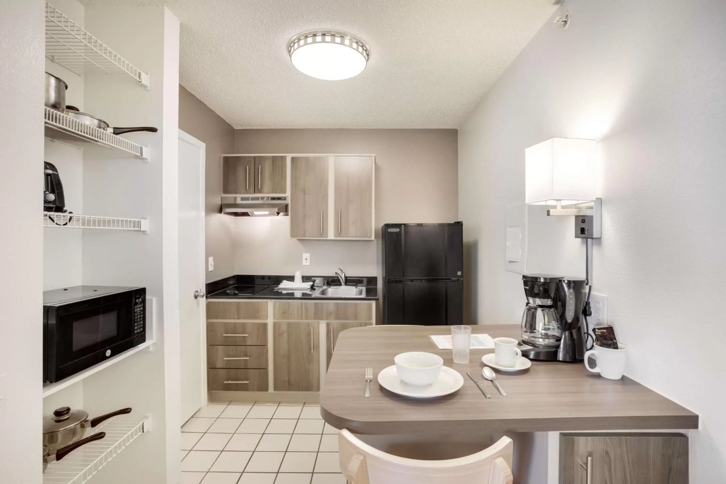 Kitchen or kitchenette in Studio 6-Stafford, TX - Houston - Sugarland