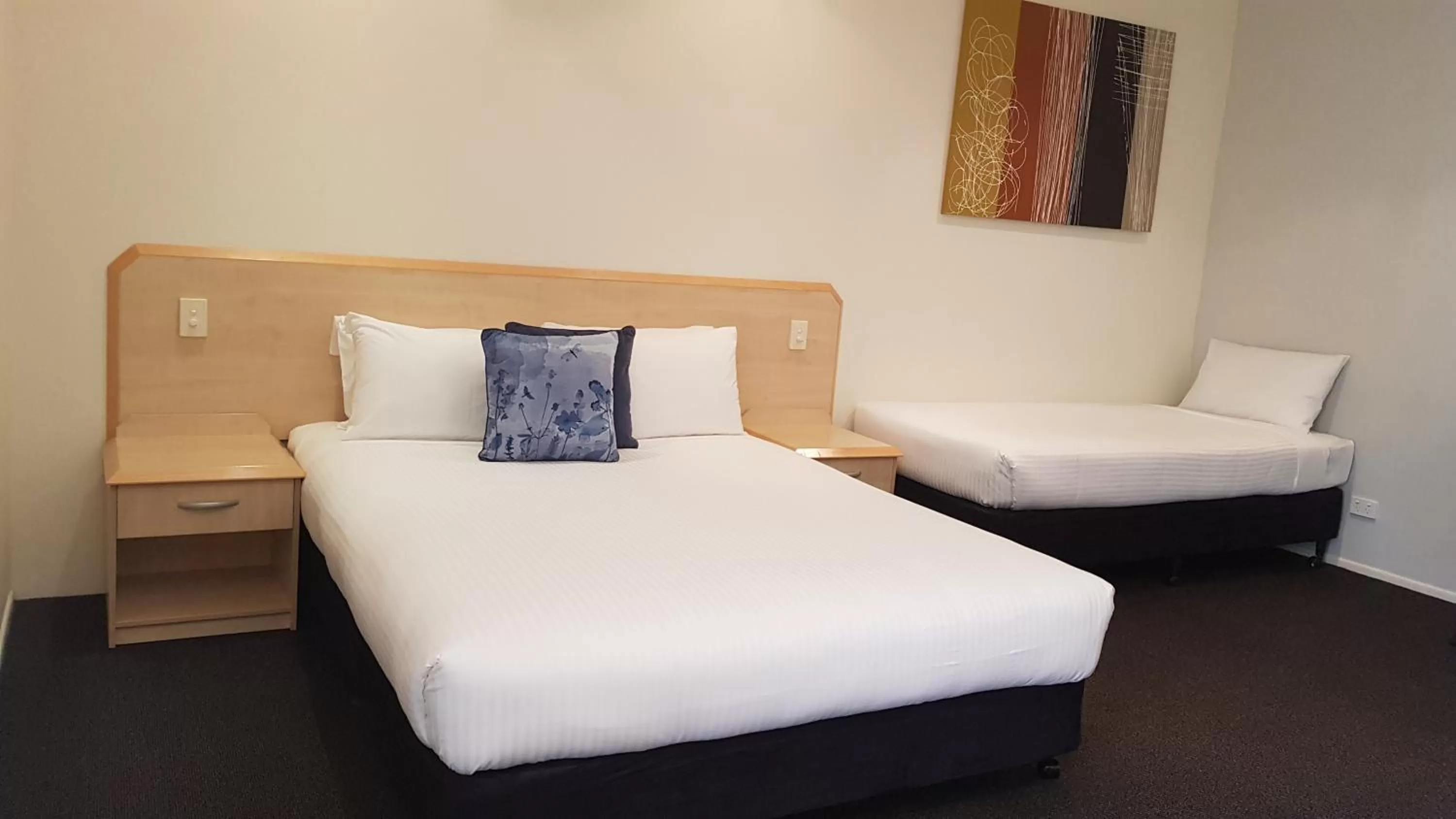 Bed in Red Bridge Motor Inn